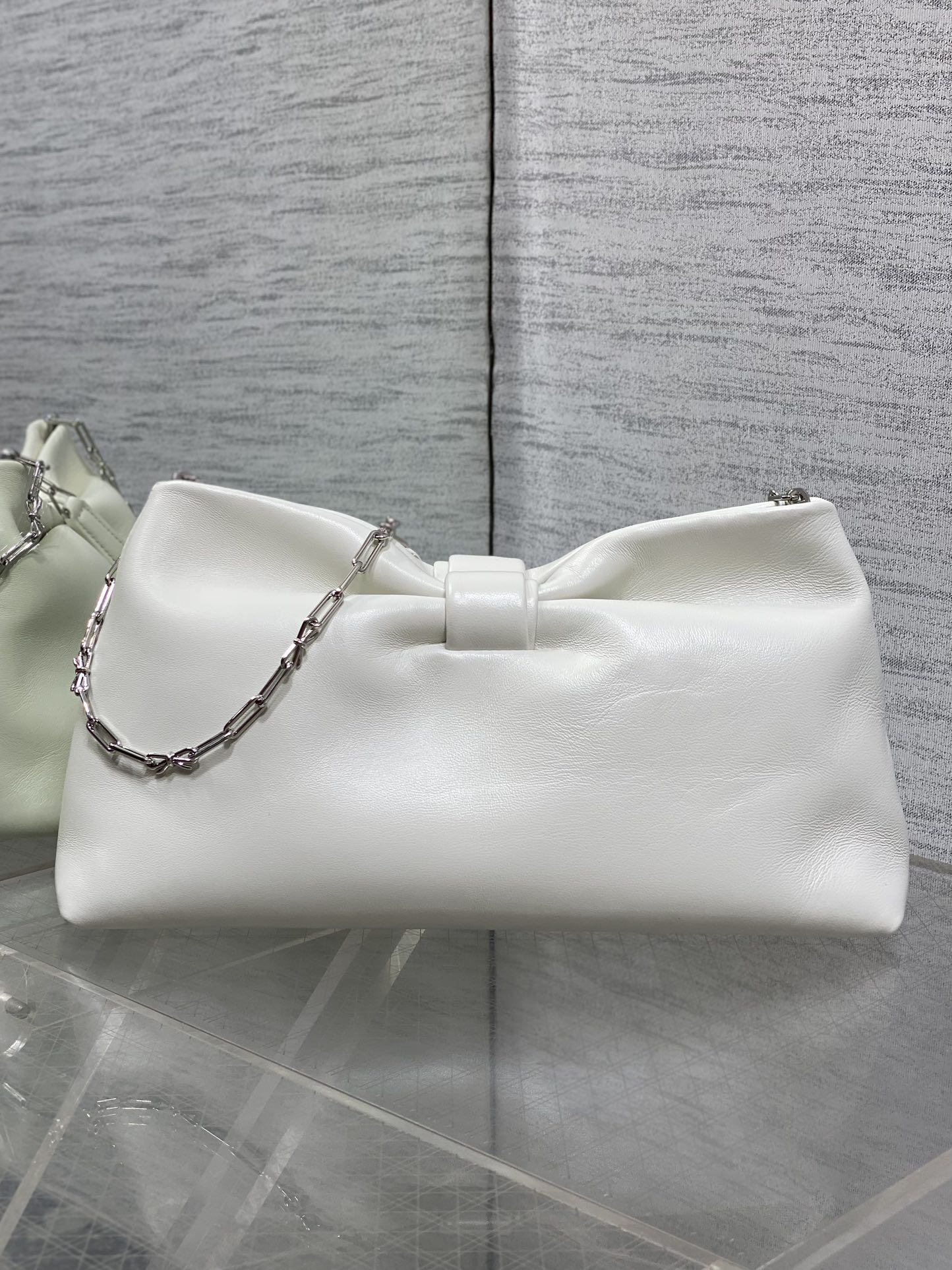 现货‼️🎀Dior-LAMBSKIN 2026春夏新款LAMBSKIN链条包，全新的包形，小牛皮革的质感