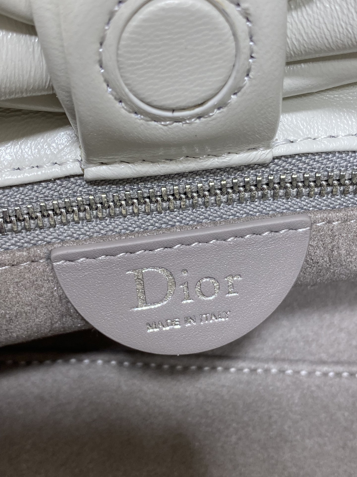 现货‼️🎀Dior-LAMBSKIN 2026春夏新款LAMBSKIN链条包，全新的包形，小牛皮革的质感