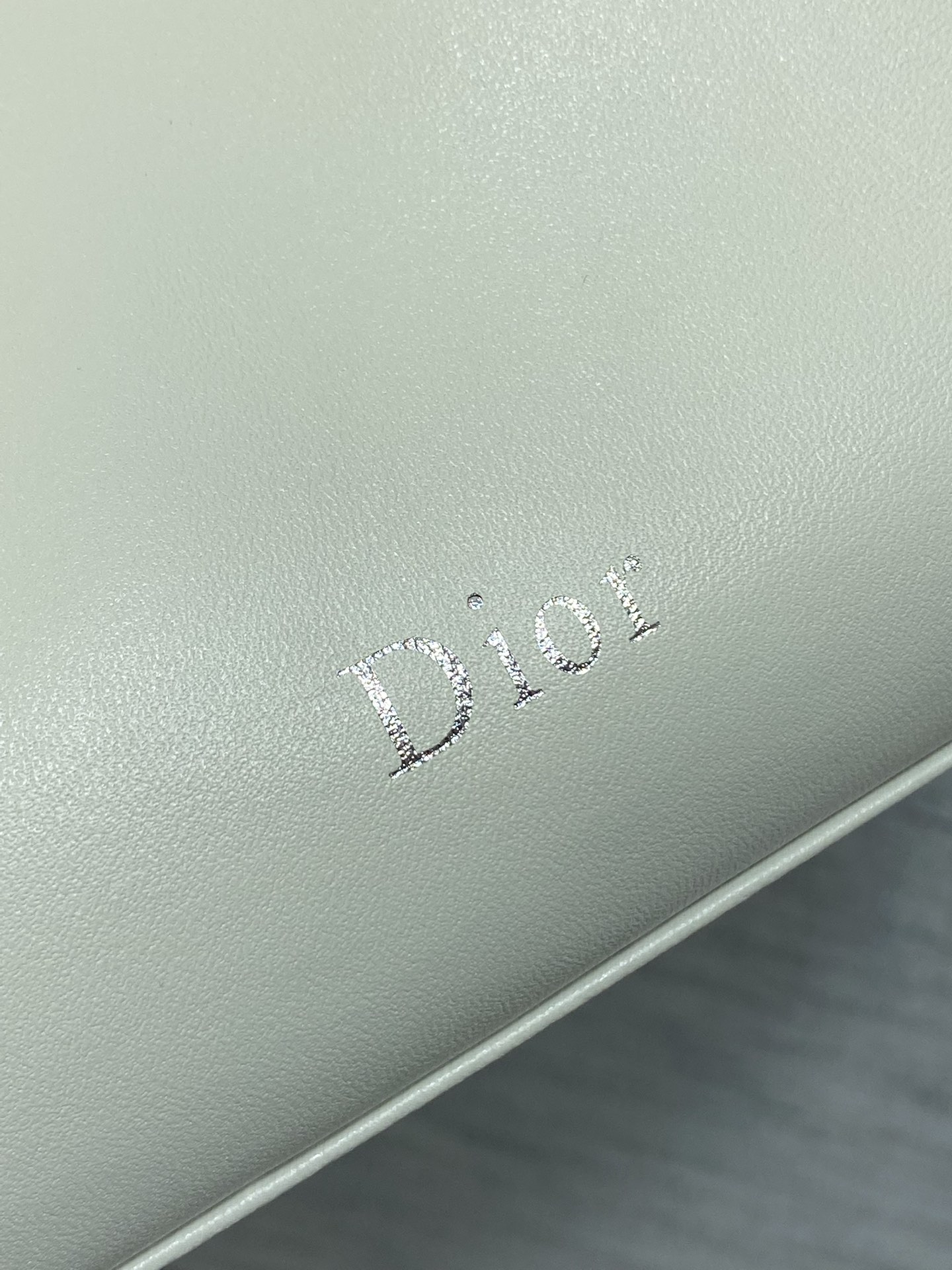 现货‼️🎀Dior-LAMBSKIN 2026春夏新款LAMBSKIN链条包，全新的包形，小牛皮革的质感