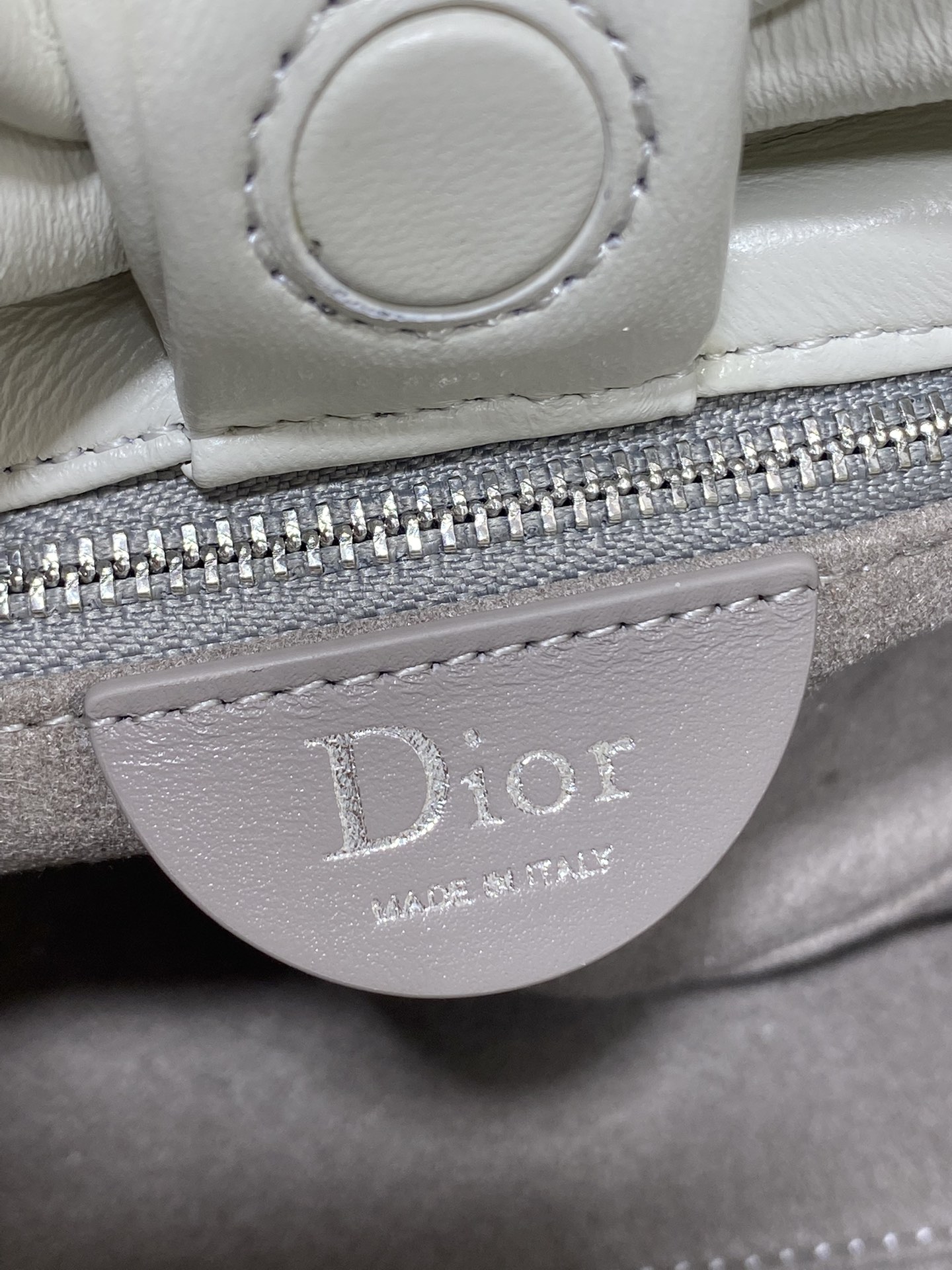 现货‼️🎀Dior-LAMBSKIN 2026春夏新款LAMBSKIN链条包，全新的包形，小牛皮革的质感