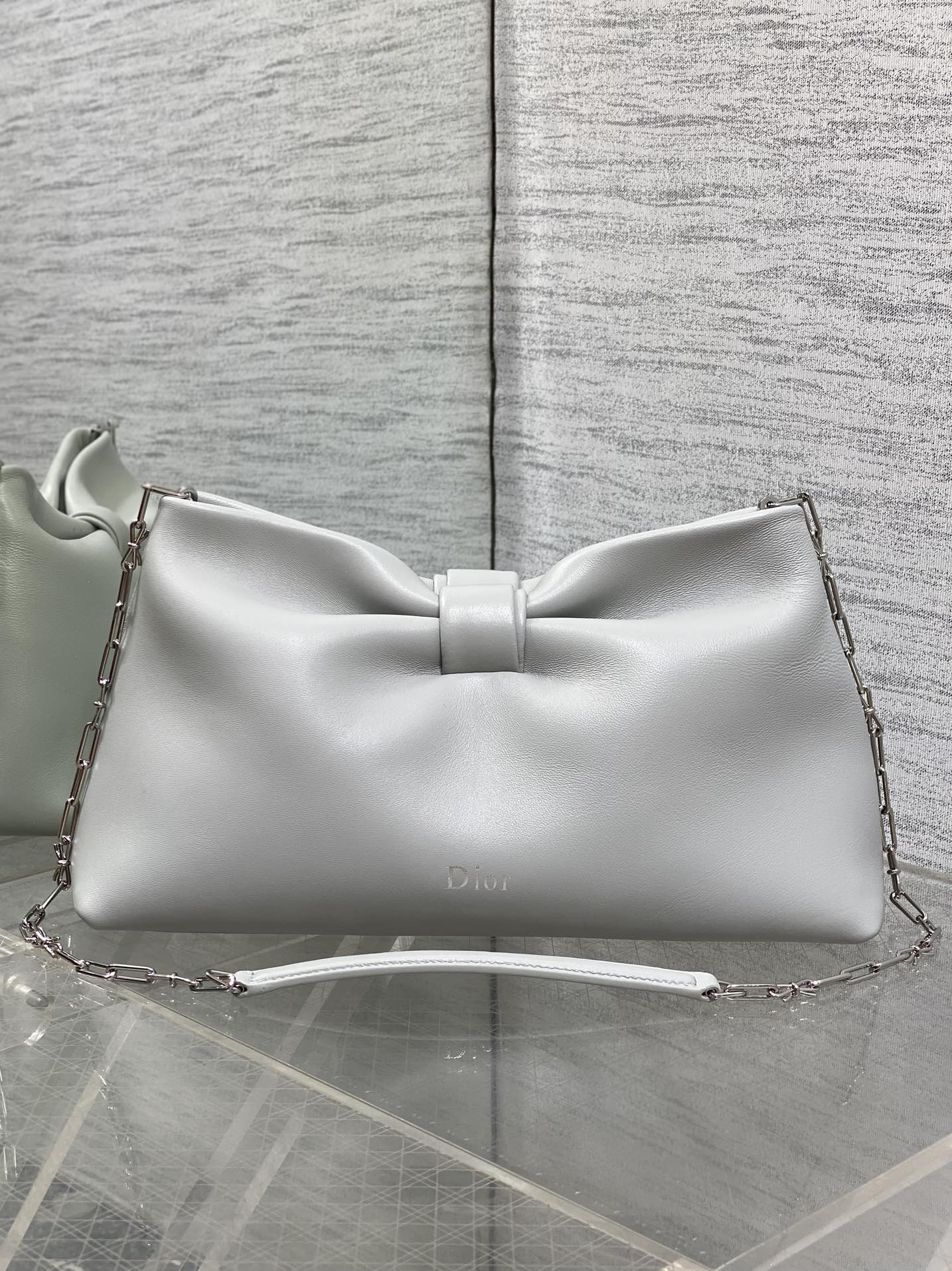 现货‼️🎀Dior-LAMBSKIN 2026春夏新款LAMBSKIN链条包，全新的包形，小牛皮革的质感