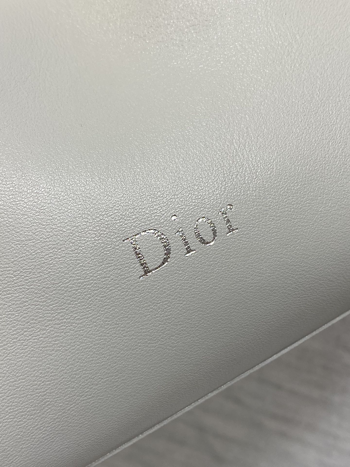 现货‼️🎀Dior-LAMBSKIN 2026春夏新款LAMBSKIN链条包，全新的包形，小牛皮革的质感