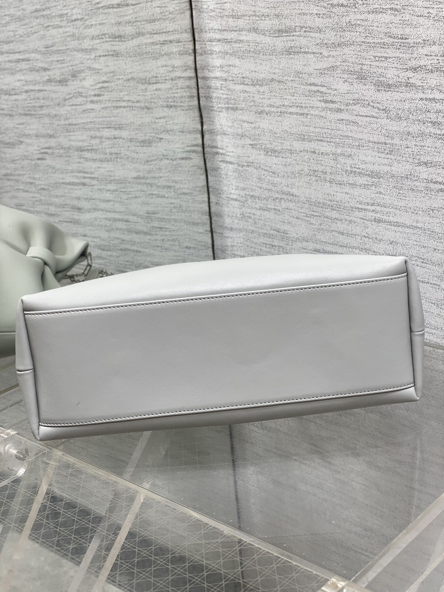 现货‼️🎀Dior-LAMBSKIN 2026春夏新款LAMBSKIN链条包，全新的包形，小牛皮革的质感