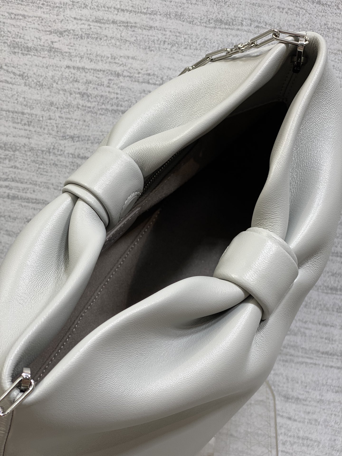 现货‼️🎀Dior-LAMBSKIN 2026春夏新款LAMBSKIN链条包，全新的包形，小牛皮革的质感