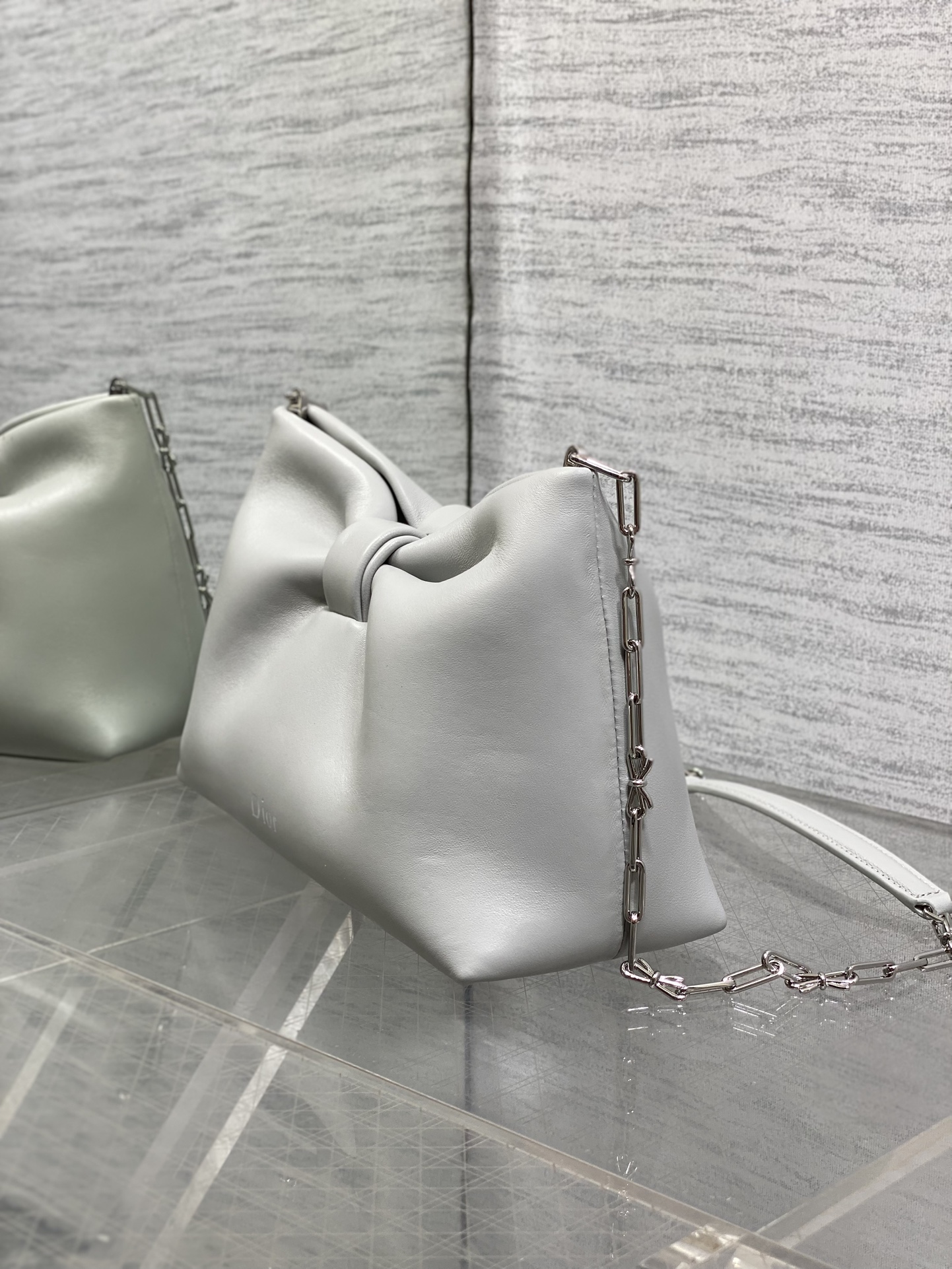 现货‼️🎀Dior-LAMBSKIN 2026春夏新款LAMBSKIN链条包，全新的包形，小牛皮革的质感