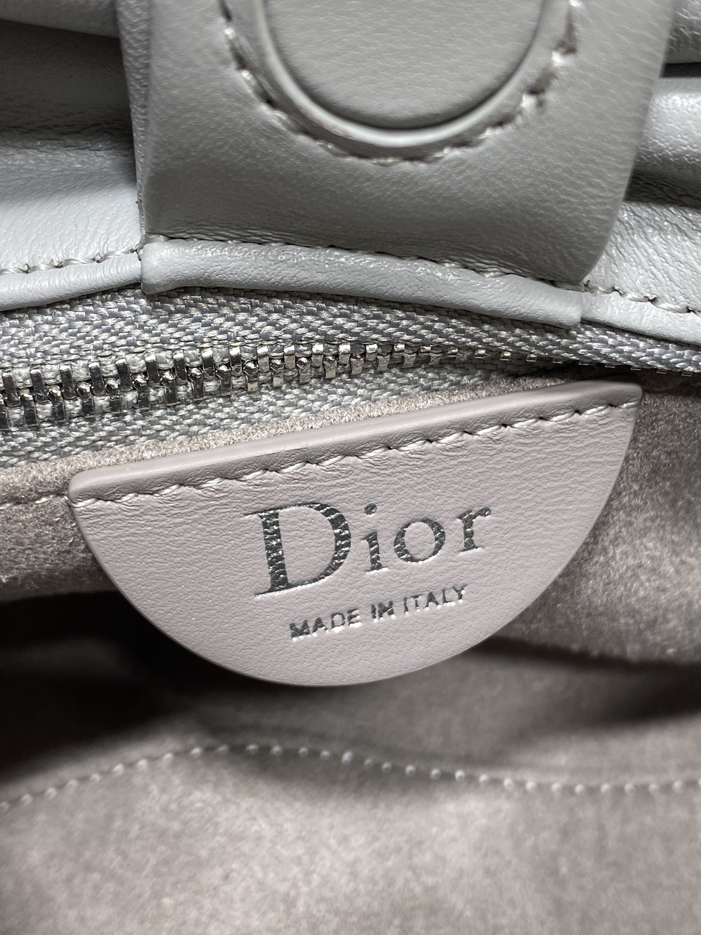 现货‼️🎀Dior-LAMBSKIN 2026春夏新款LAMBSKIN链条包，全新的包形，小牛皮革的质感