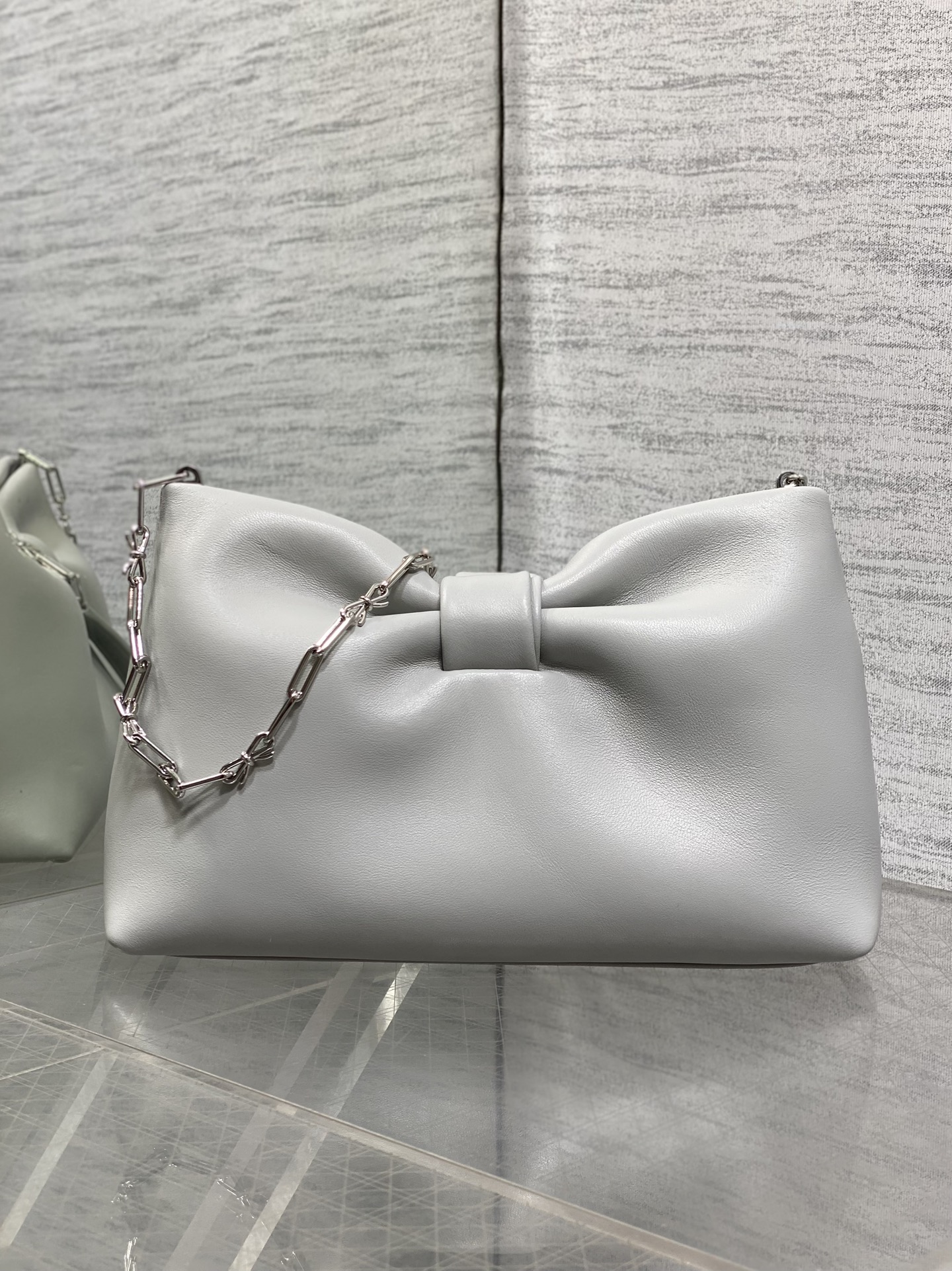 现货‼️🎀Dior-LAMBSKIN 2026春夏新款LAMBSKIN链条包，全新的包形，小牛皮革的质感