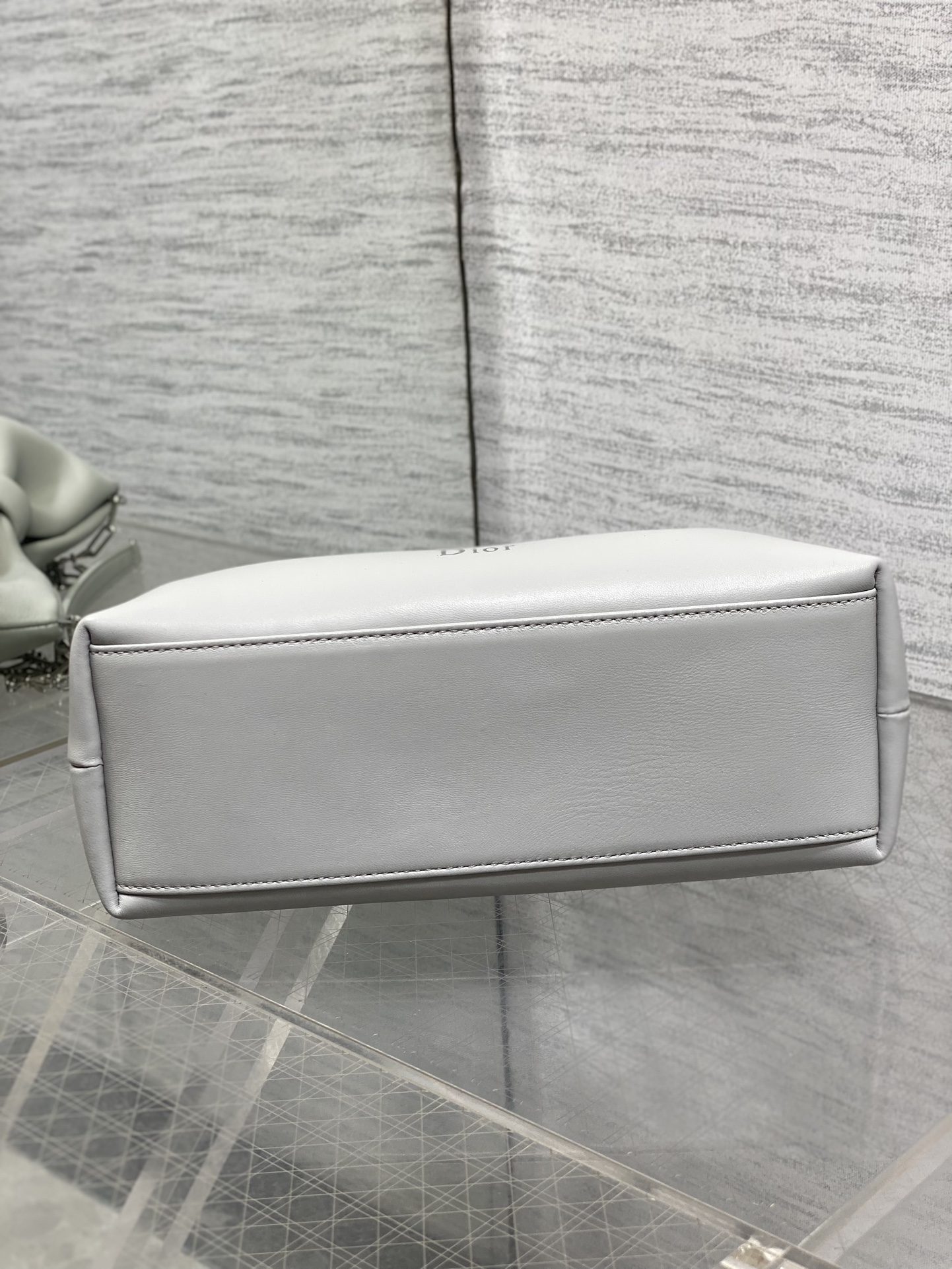 现货‼️🎀Dior-LAMBSKIN 2026春夏新款LAMBSKIN链条包，全新的包形，小牛皮革的质感