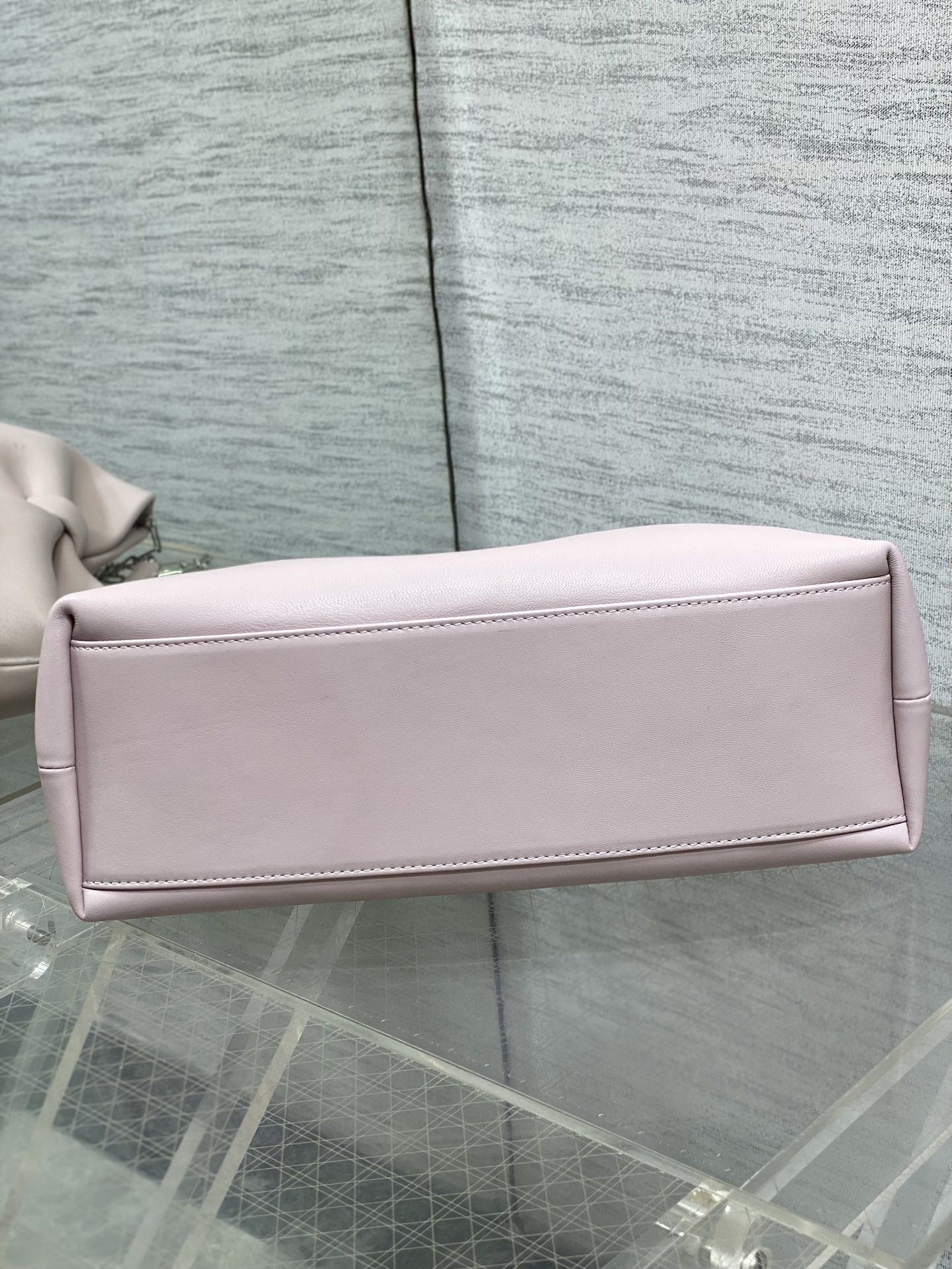 现货‼️🎀Dior-LAMBSKIN 2026春夏新款LAMBSKIN链条包，全新的包形，小牛皮革的质感