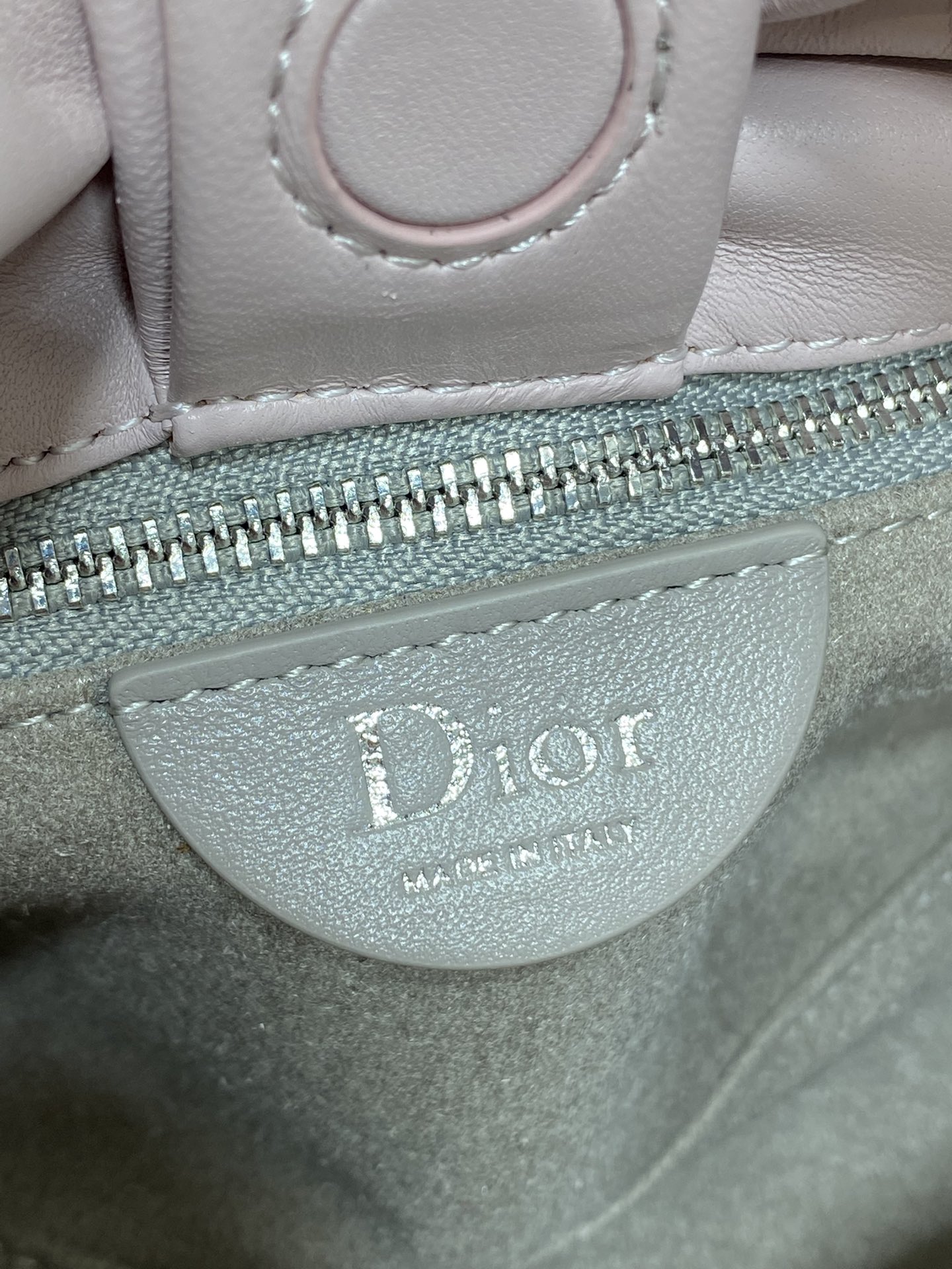 现货‼️🎀Dior-LAMBSKIN 2026春夏新款LAMBSKIN链条包，全新的包形，小牛皮革的质感