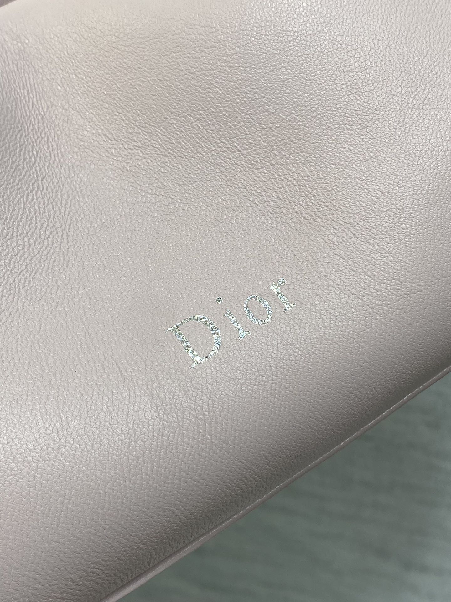 现货‼️🎀Dior-LAMBSKIN 2026春夏新款LAMBSKIN链条包，全新的包形，小牛皮革的质感