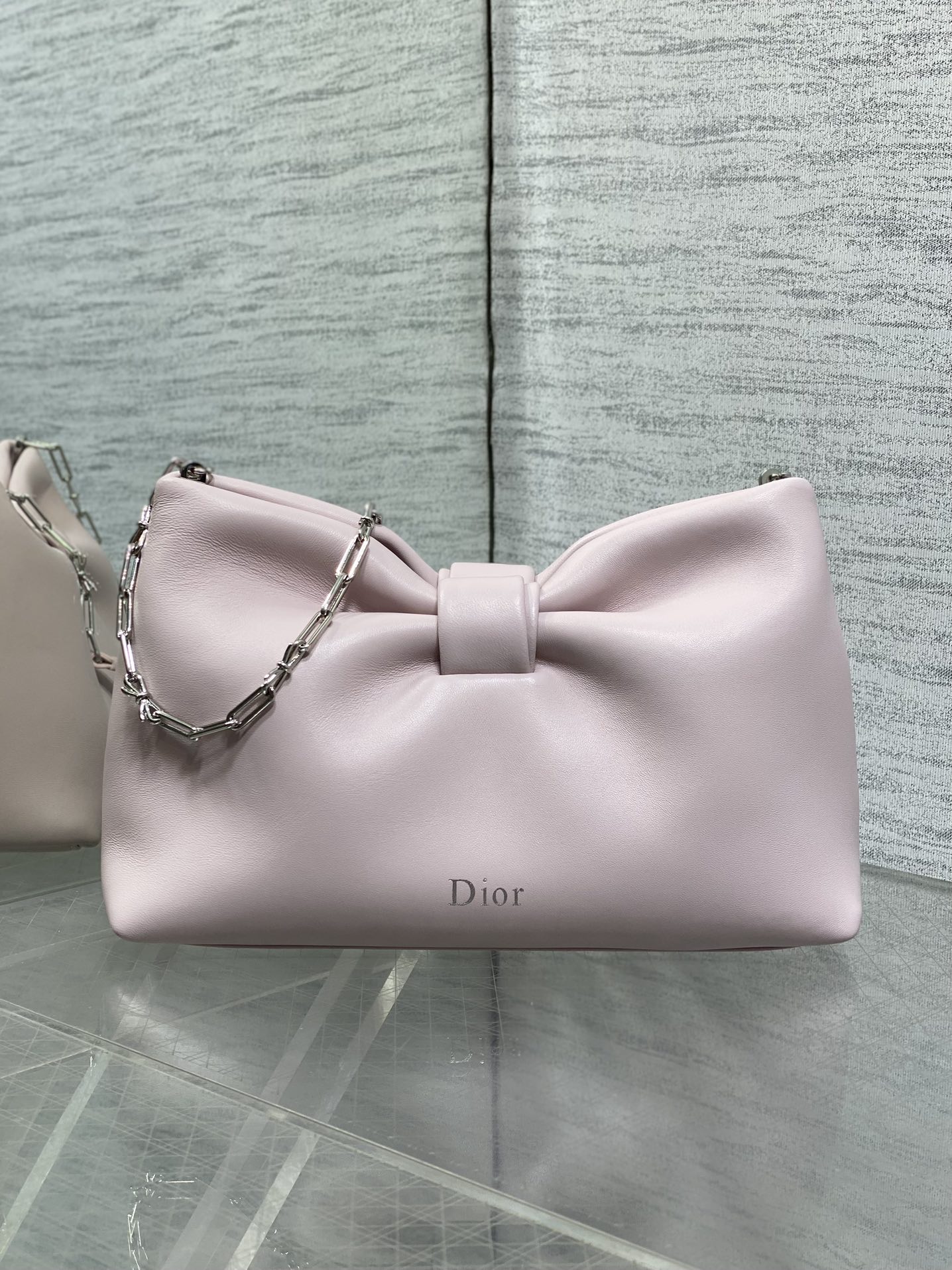现货‼️🎀Dior-LAMBSKIN 2026春夏新款LAMBSKIN链条包，全新的包形，小牛皮革的质感