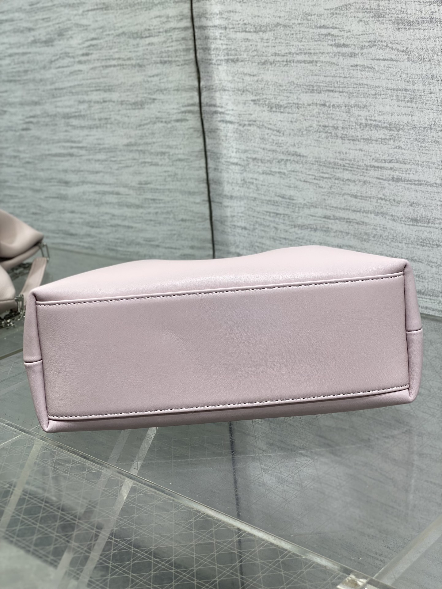 现货‼️🎀Dior-LAMBSKIN 2026春夏新款LAMBSKIN链条包，全新的包形，小牛皮革的质感