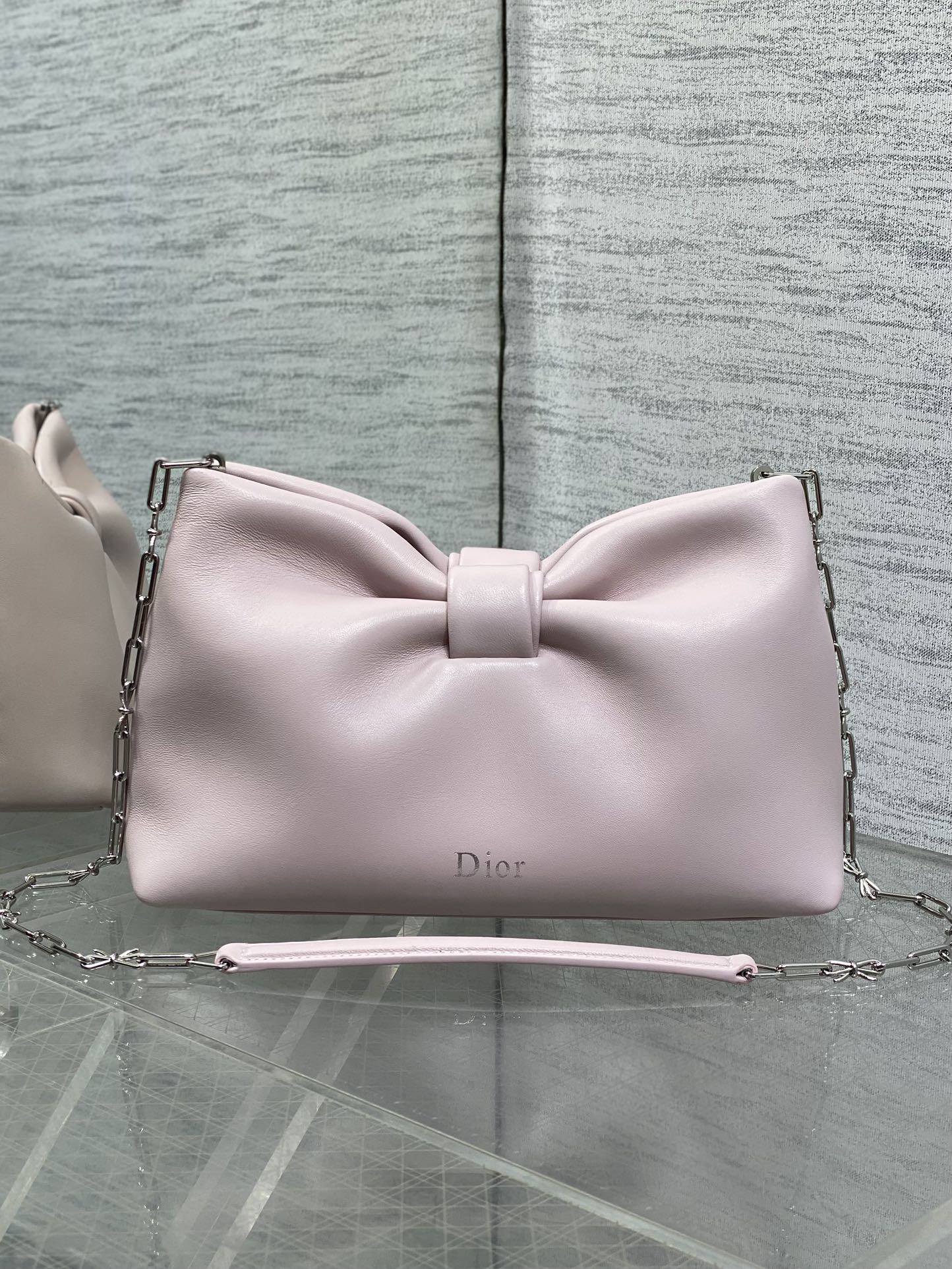 现货‼️🎀Dior-LAMBSKIN 2026春夏新款LAMBSKIN链条包，全新的包形，小牛皮革的质感
