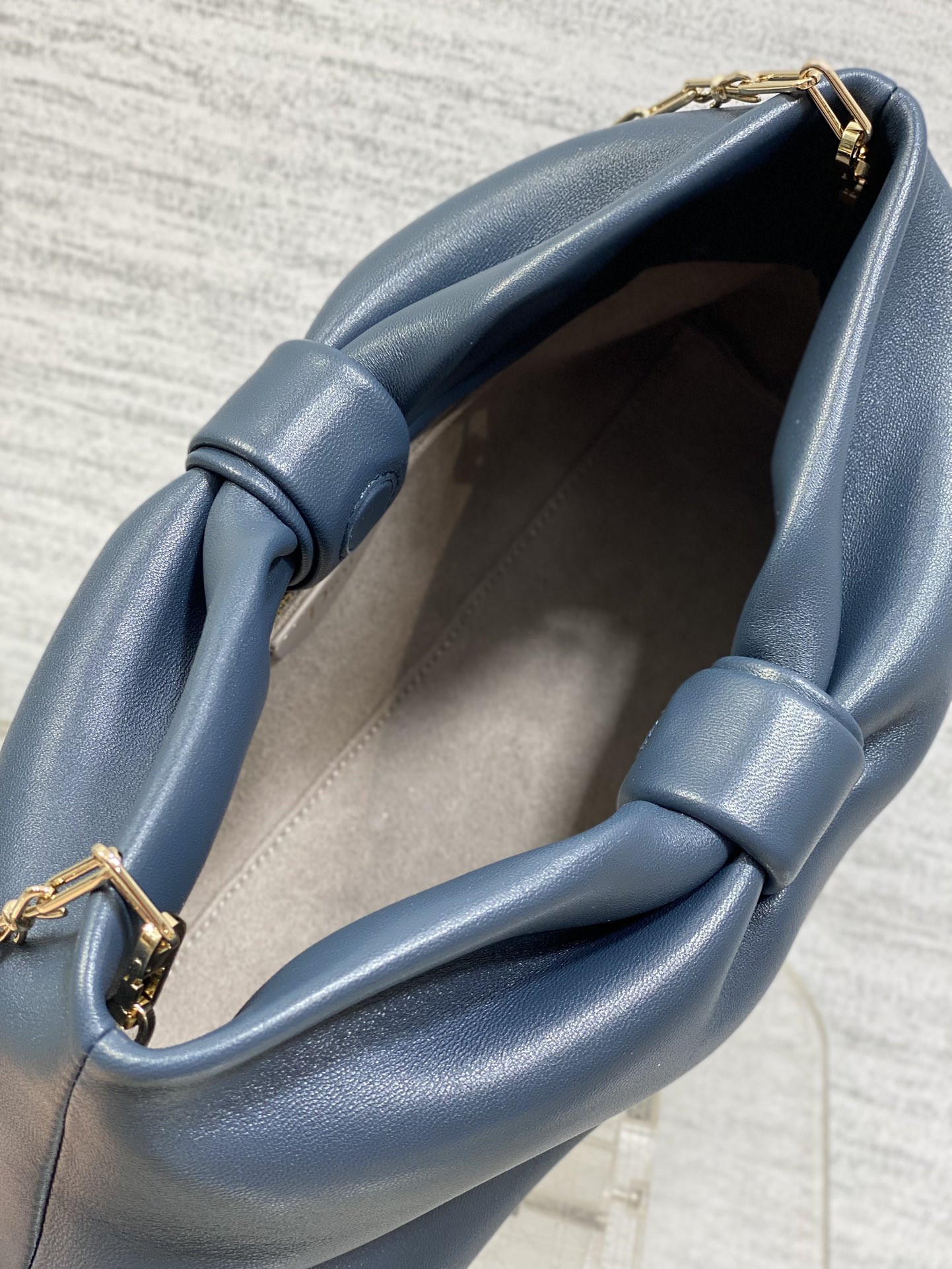 现货‼️🎀Dior-LAMBSKIN 2026春夏新款LAMBSKIN链条包，全新的包形，小牛皮革的质感