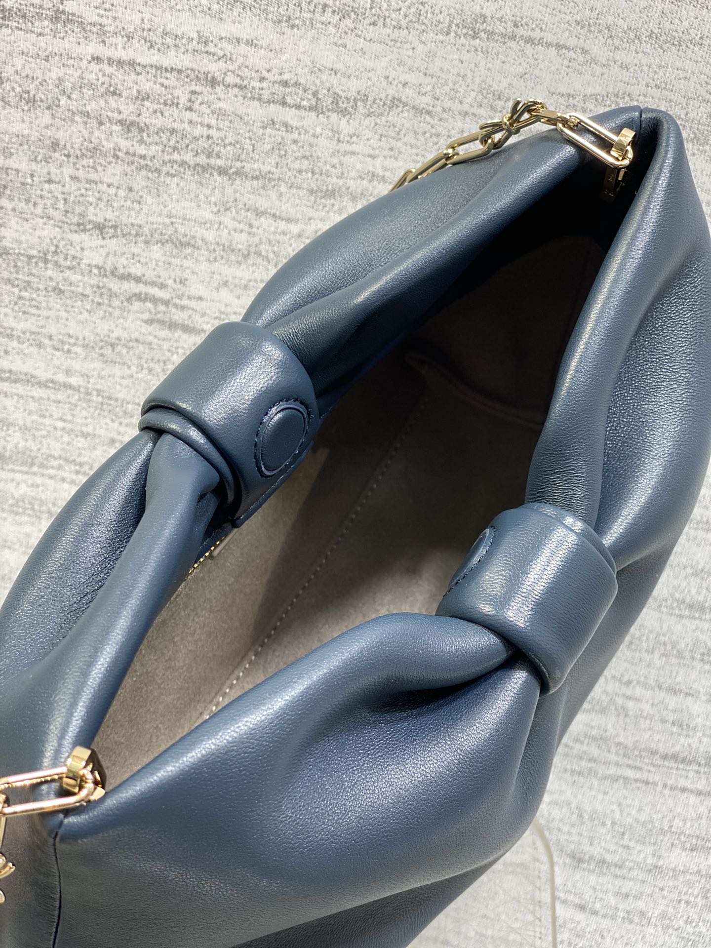 现货‼️🎀Dior-LAMBSKIN 2026春夏新款LAMBSKIN链条包，全新的包形，小牛皮革的质感