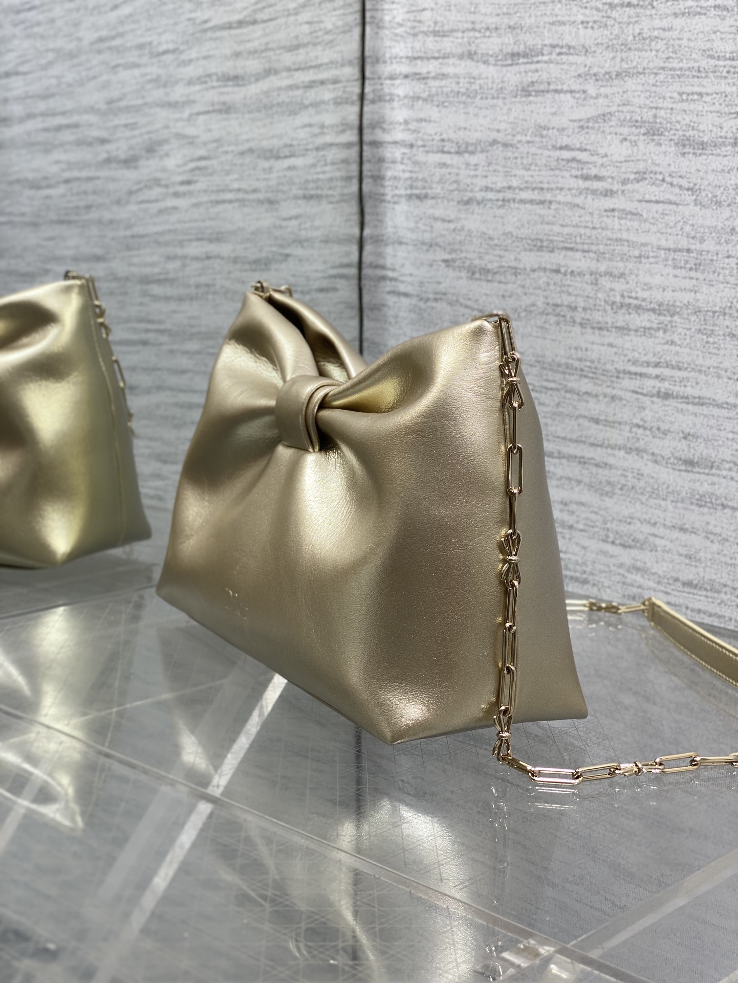 现货‼️🎀Dior-LAMBSKIN 2026春夏新款LAMBSKIN链条包，全新的包形，小牛皮革的质感