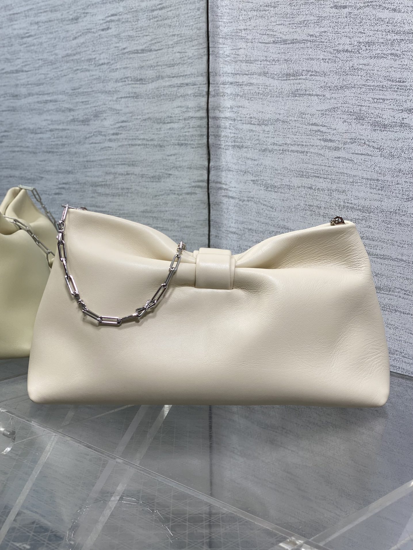 现货‼️🎀Dior-LAMBSKIN 2026春夏新款LAMBSKIN链条包，全新的包形，小牛皮革的质感