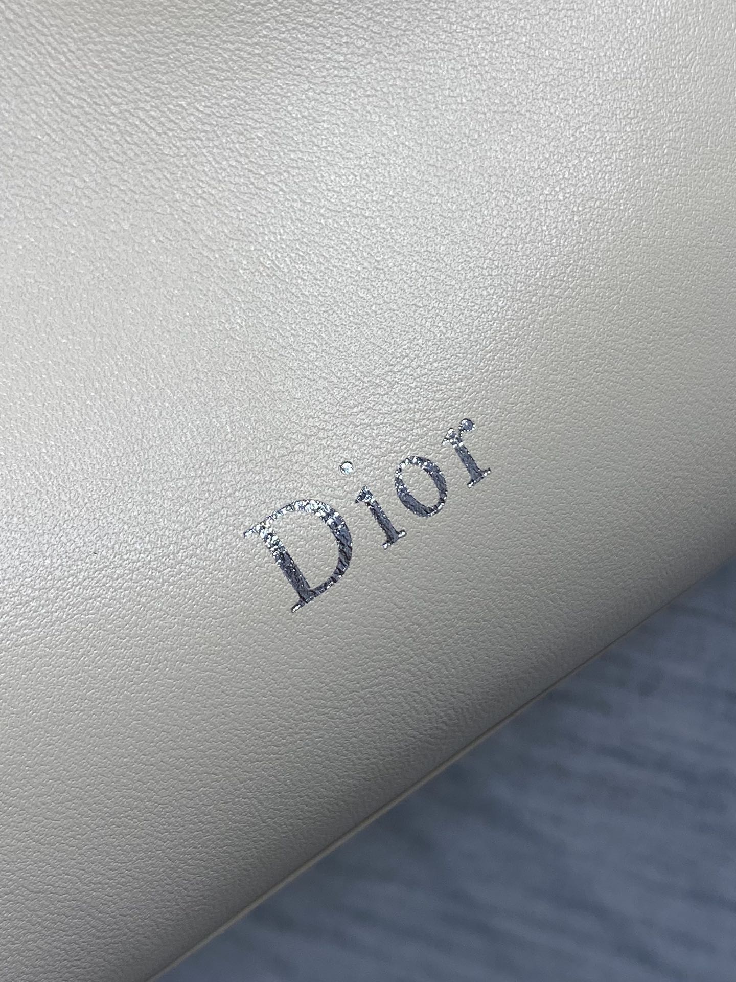 现货‼️🎀Dior-LAMBSKIN 2026春夏新款LAMBSKIN链条包，全新的包形，小牛皮革的质感