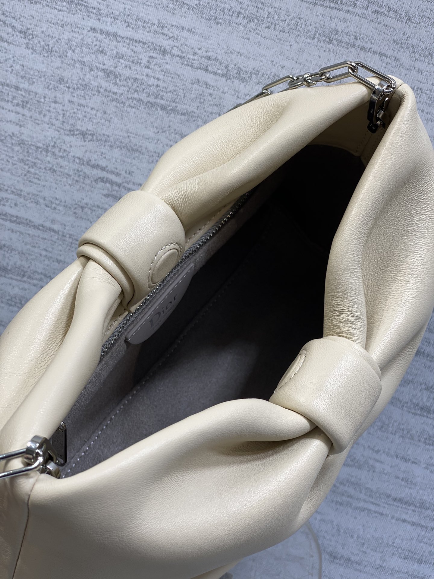 现货‼️🎀Dior-LAMBSKIN 2026春夏新款LAMBSKIN链条包，全新的包形，小牛皮革的质感