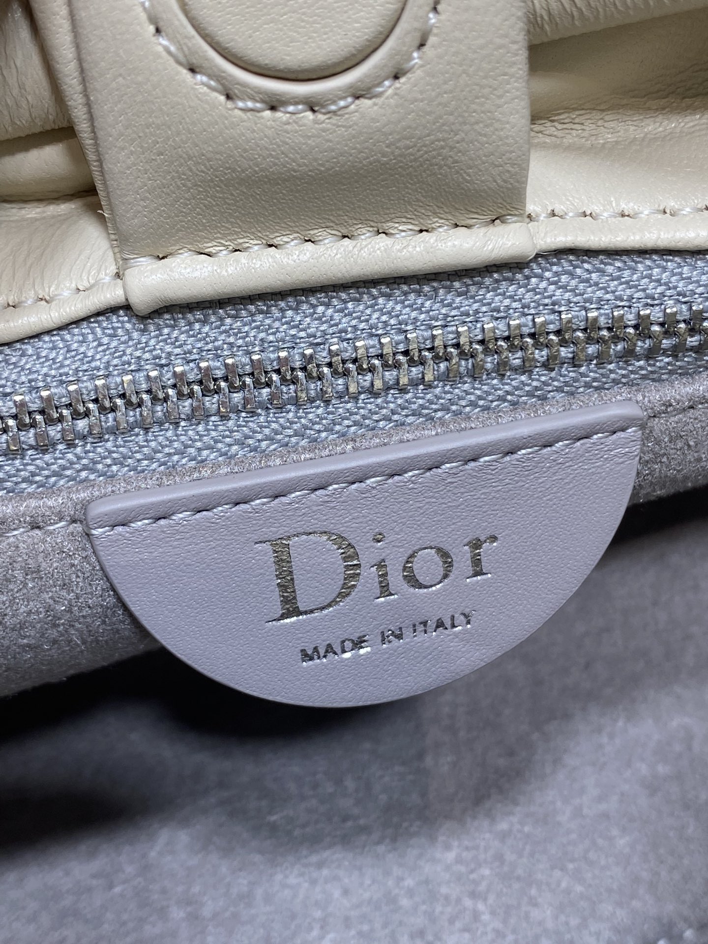 现货‼️🎀Dior-LAMBSKIN 2026春夏新款LAMBSKIN链条包，全新的包形，小牛皮革的质感