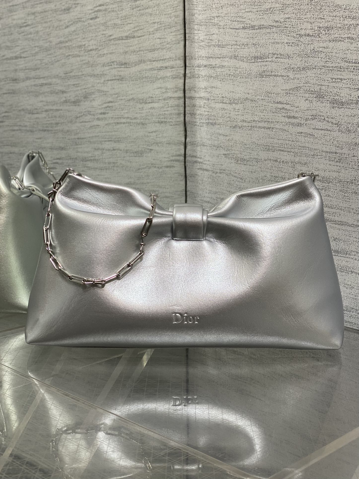 现货‼️🎀Dior-LAMBSKIN 2026春夏新款LAMBSKIN链条包，全新的包形，小牛皮革的质感