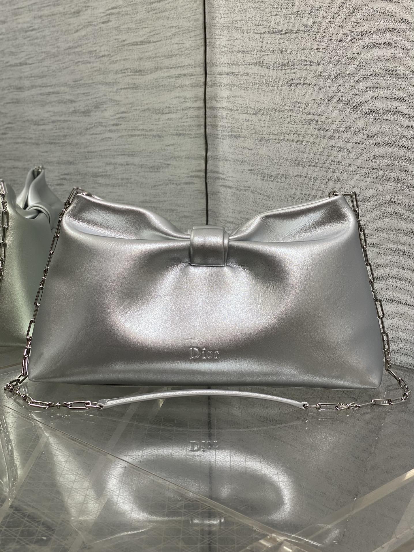 现货‼️🎀Dior-LAMBSKIN 2026春夏新款LAMBSKIN链条包，全新的包形，小牛皮革的质感