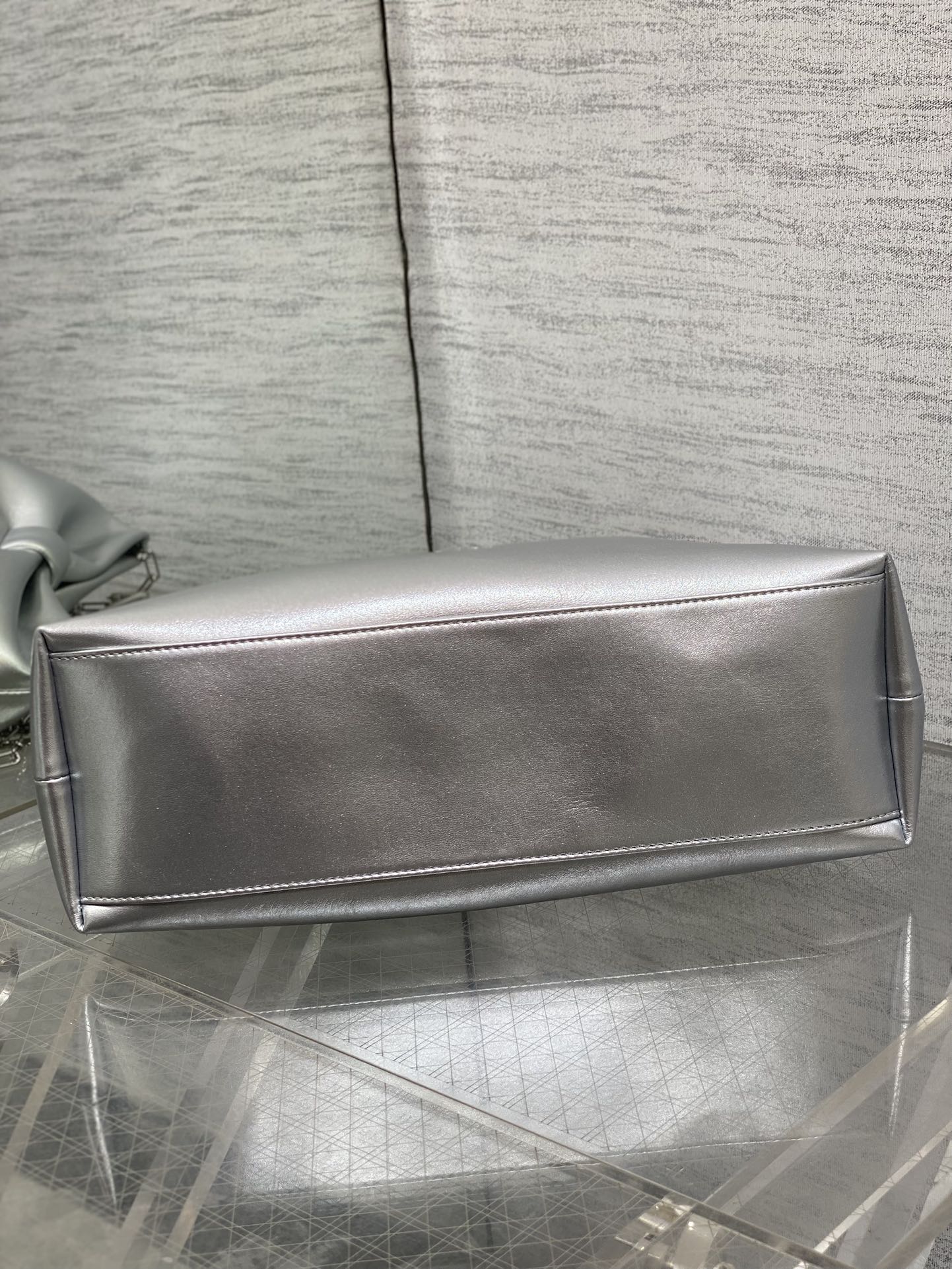 现货‼️🎀Dior-LAMBSKIN 2026春夏新款LAMBSKIN链条包，全新的包形，小牛皮革的质感