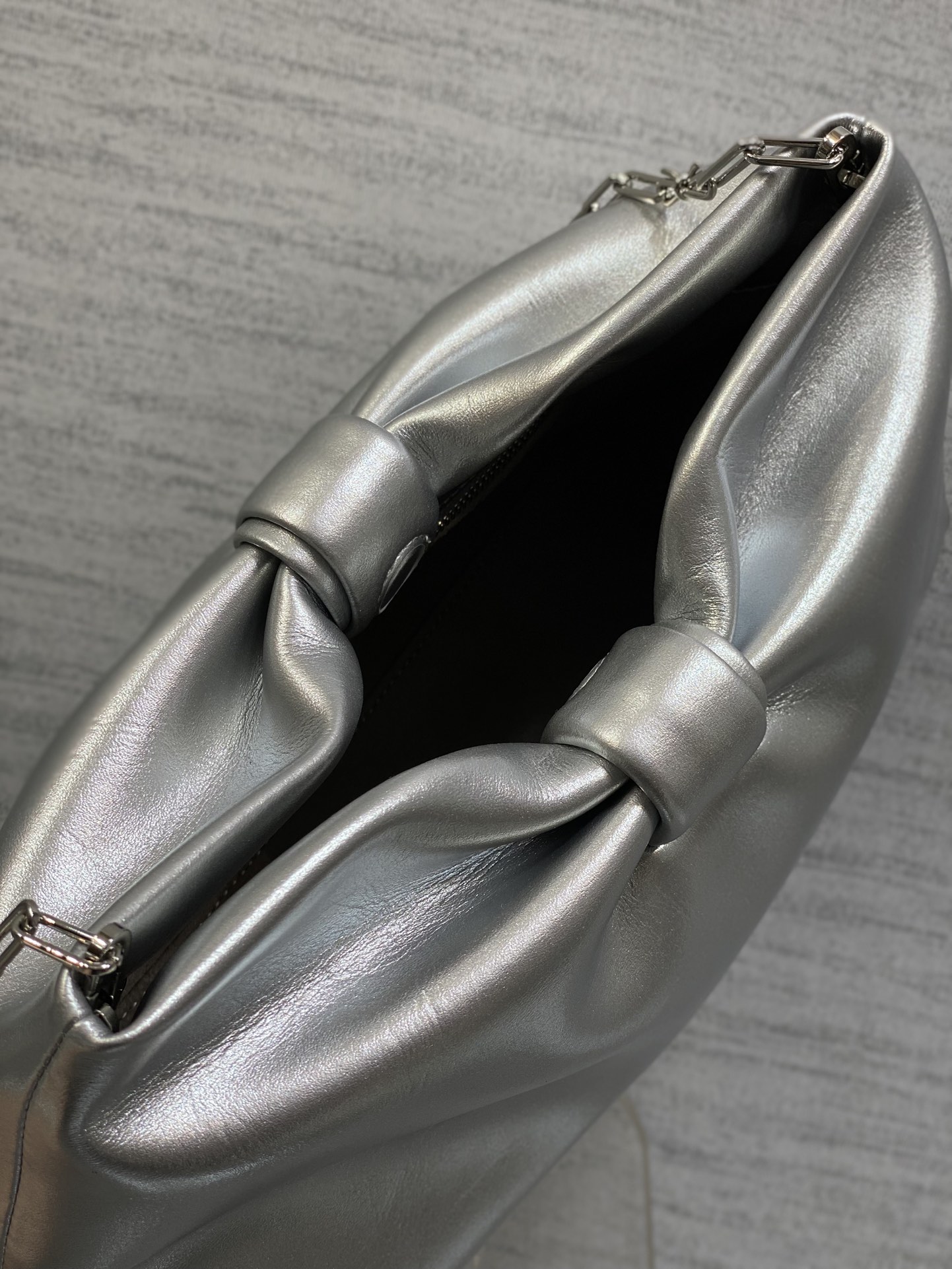 现货‼️🎀Dior-LAMBSKIN 2026春夏新款LAMBSKIN链条包，全新的包形，小牛皮革的质感