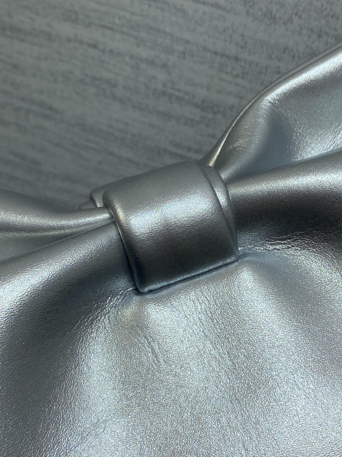 现货‼️🎀Dior-LAMBSKIN 2026春夏新款LAMBSKIN链条包，全新的包形，小牛皮革的质感