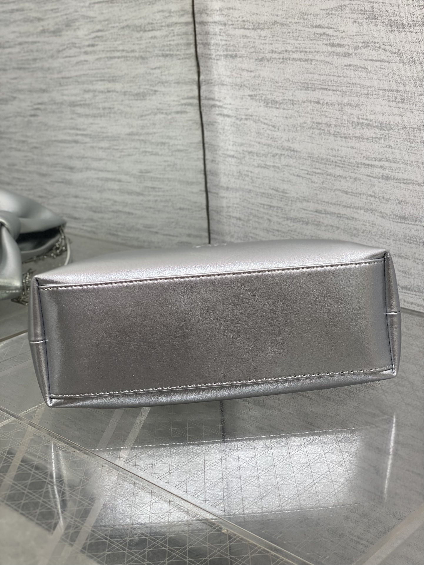 现货‼️🎀Dior-LAMBSKIN 2026春夏新款LAMBSKIN链条包，全新的包形，小牛皮革的质感