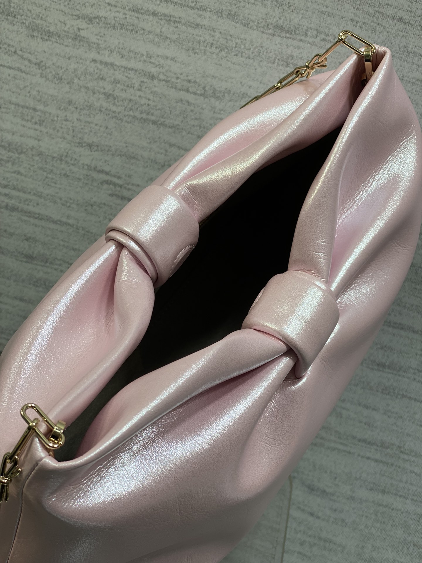 现货‼️🎀Dior-LAMBSKIN 2026春夏新款LAMBSKIN链条包，全新的包形，小牛皮革的质感