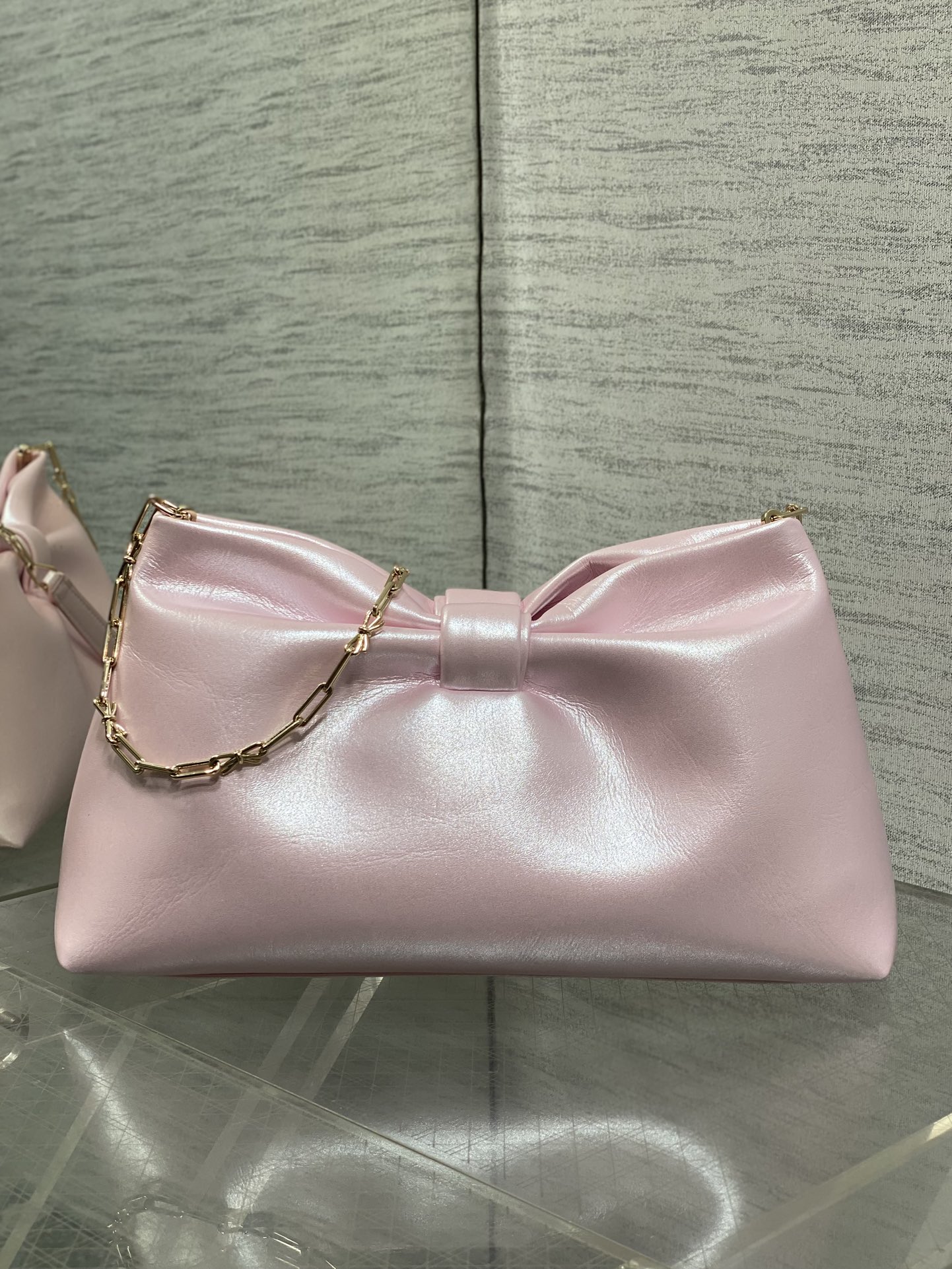 现货‼️🎀Dior-LAMBSKIN 2026春夏新款LAMBSKIN链条包，全新的包形，小牛皮革的质感