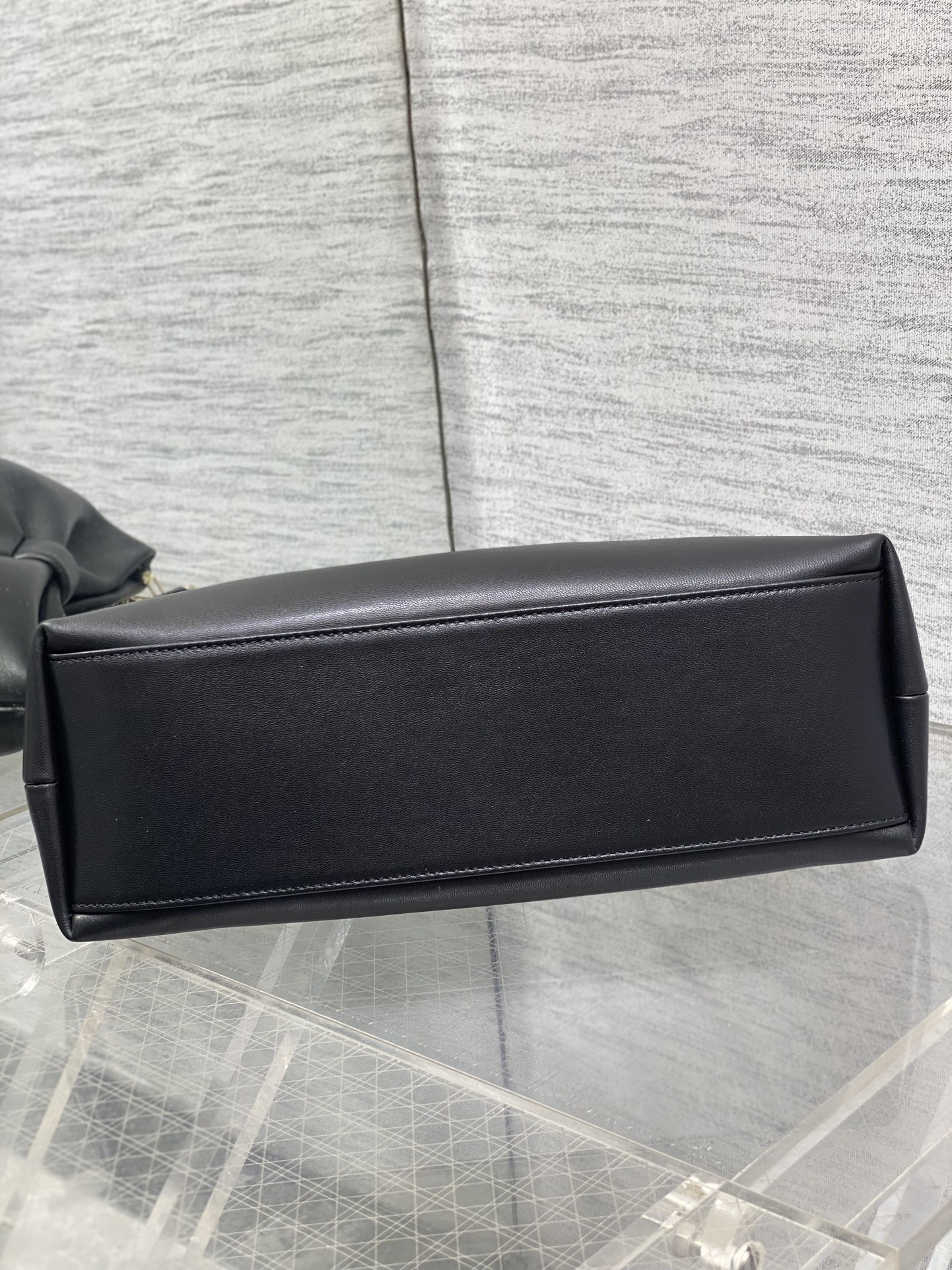 现货‼️🎀Dior-LAMBSKIN 2026春夏新款LAMBSKIN链条包，全新的包形，小牛皮革的质感