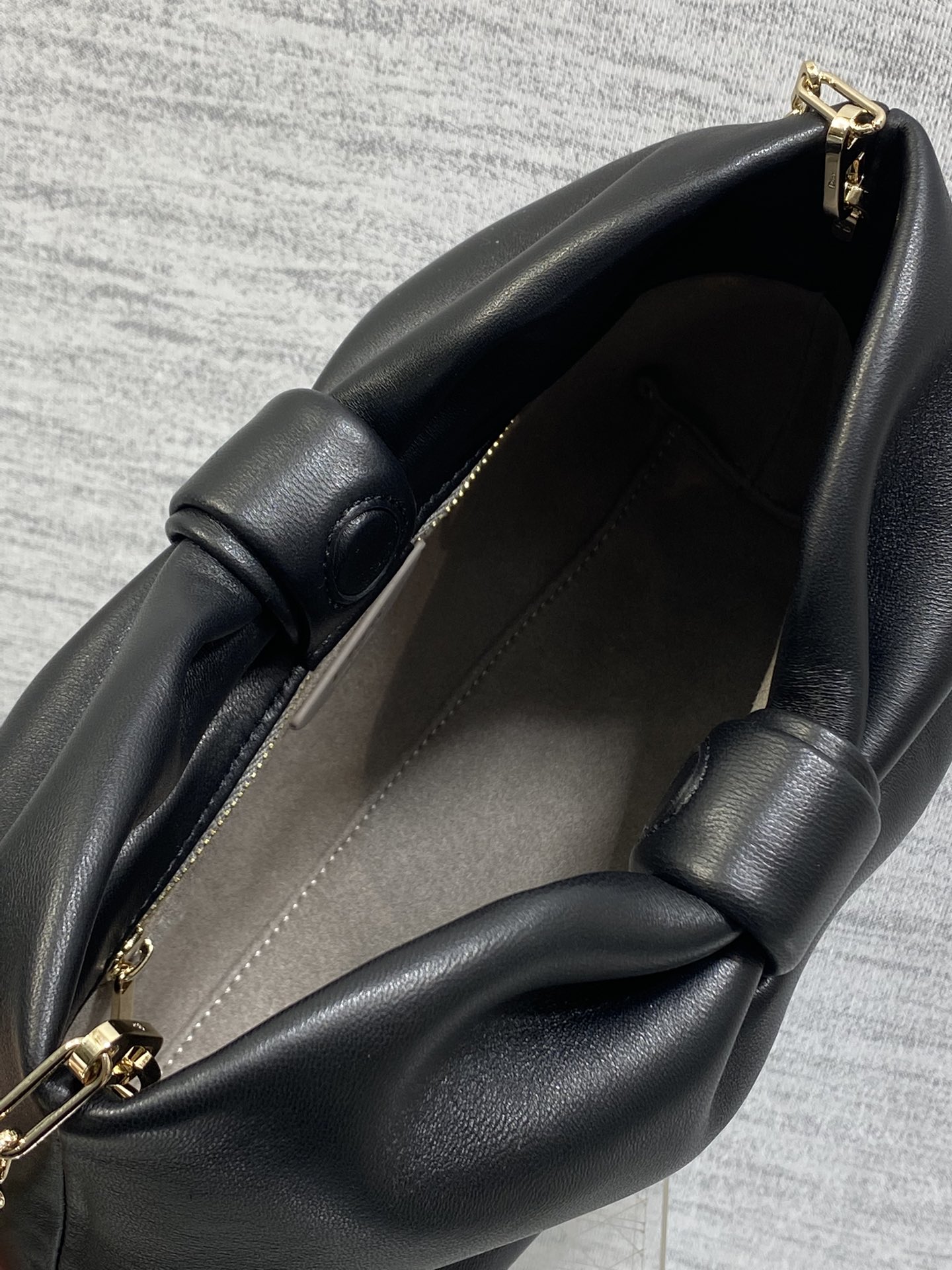 现货‼️🎀Dior-LAMBSKIN 2026春夏新款LAMBSKIN链条包，全新的包形，小牛皮革的质感