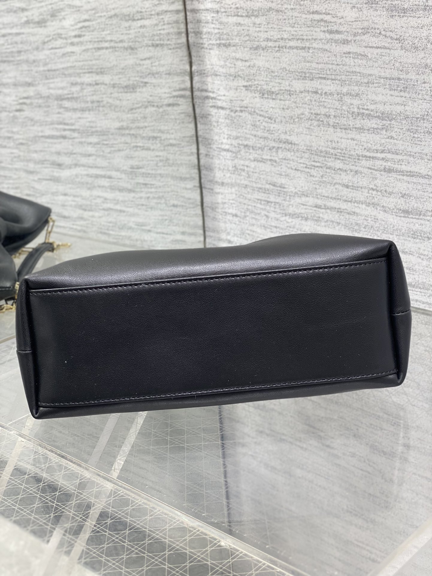 现货‼️🎀Dior-LAMBSKIN 2026春夏新款LAMBSKIN链条包，全新的包形，小牛皮革的质感