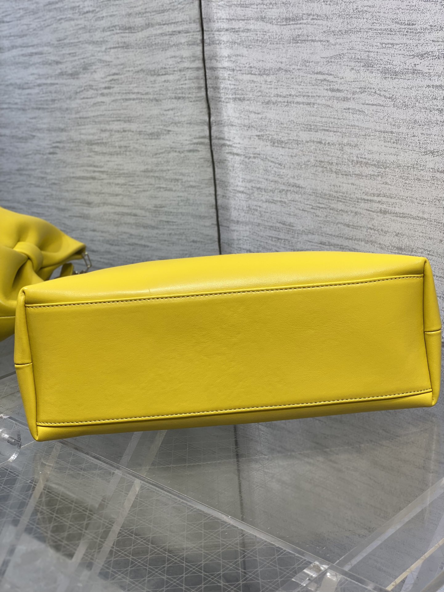 现货‼️🎀Dior-LAMBSKIN 2026春夏新款LAMBSKIN链条包，全新的包形，小牛皮革的质感