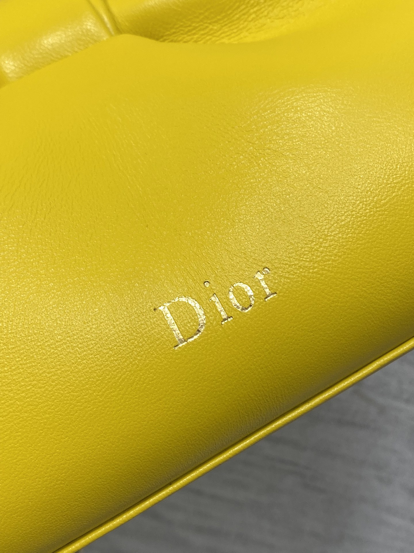 现货‼️🎀Dior-LAMBSKIN 2026春夏新款LAMBSKIN链条包，全新的包形，小牛皮革的质感