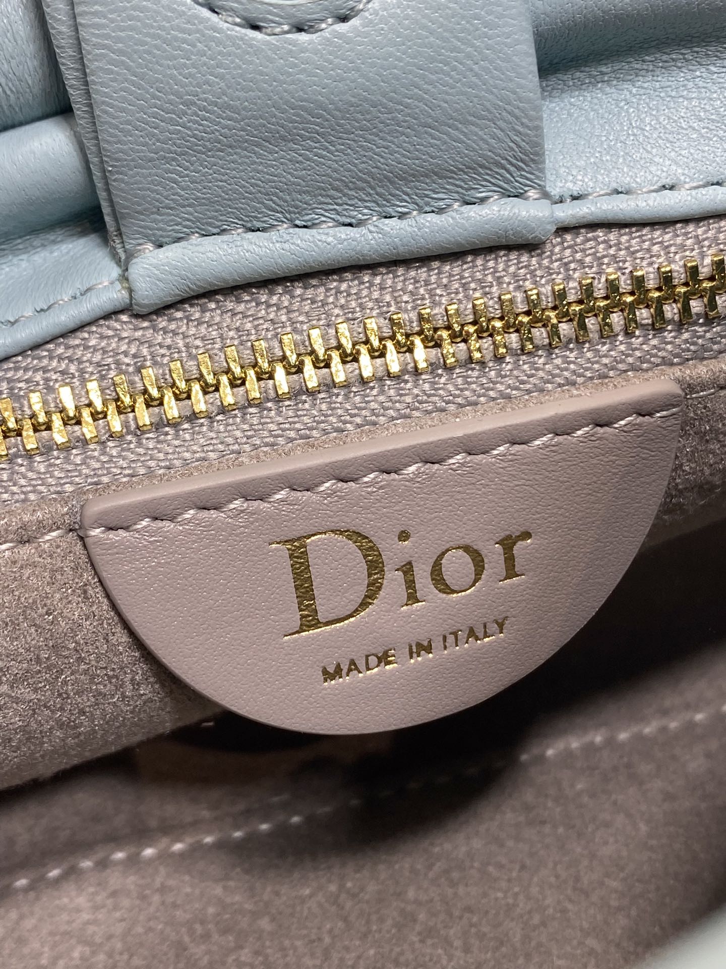 现货‼️🎀Dior-LAMBSKIN 2026春夏新款LAMBSKIN链条包，全新的包形，小牛皮革的质感