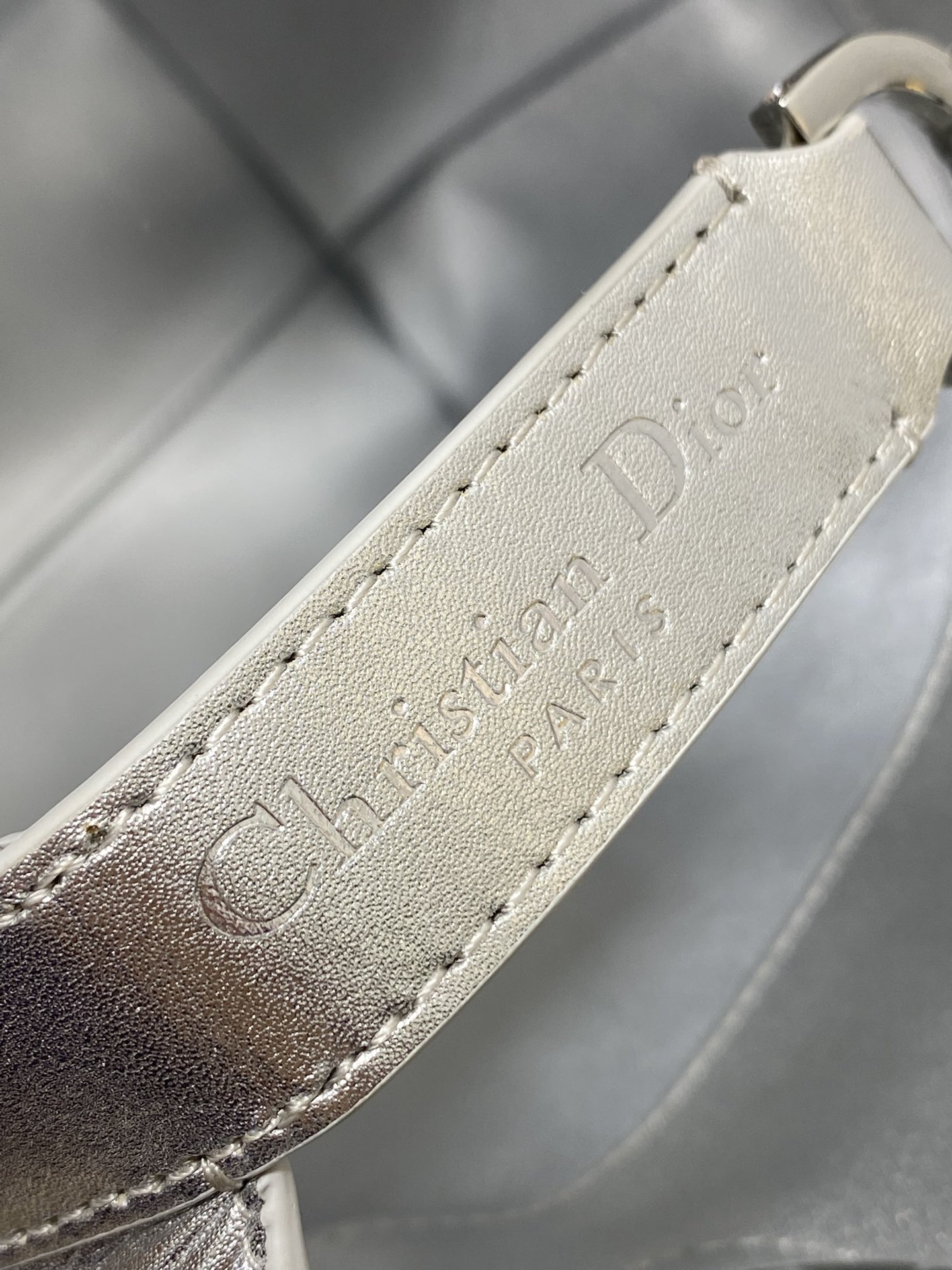 小号银色现货‼️Toujours竖版系列小号，专属菜篮子，有点太美了，高颜值包包，轻松拿捏高级感，超大菱