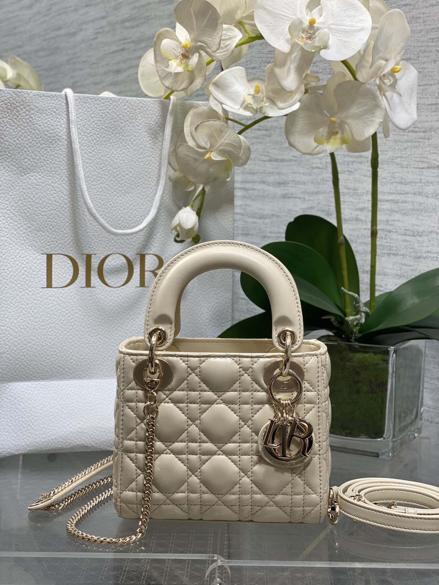 𝐋𝐚𝐝𝐲Piel de oveja de tres paneles beige claro