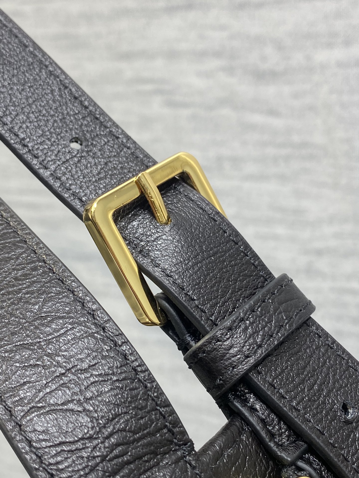 中号现货‼️Journey系列中号最新山羊纹，开年就王炸，直接击中心巴上，自带松弛感的hobo包，包形柔