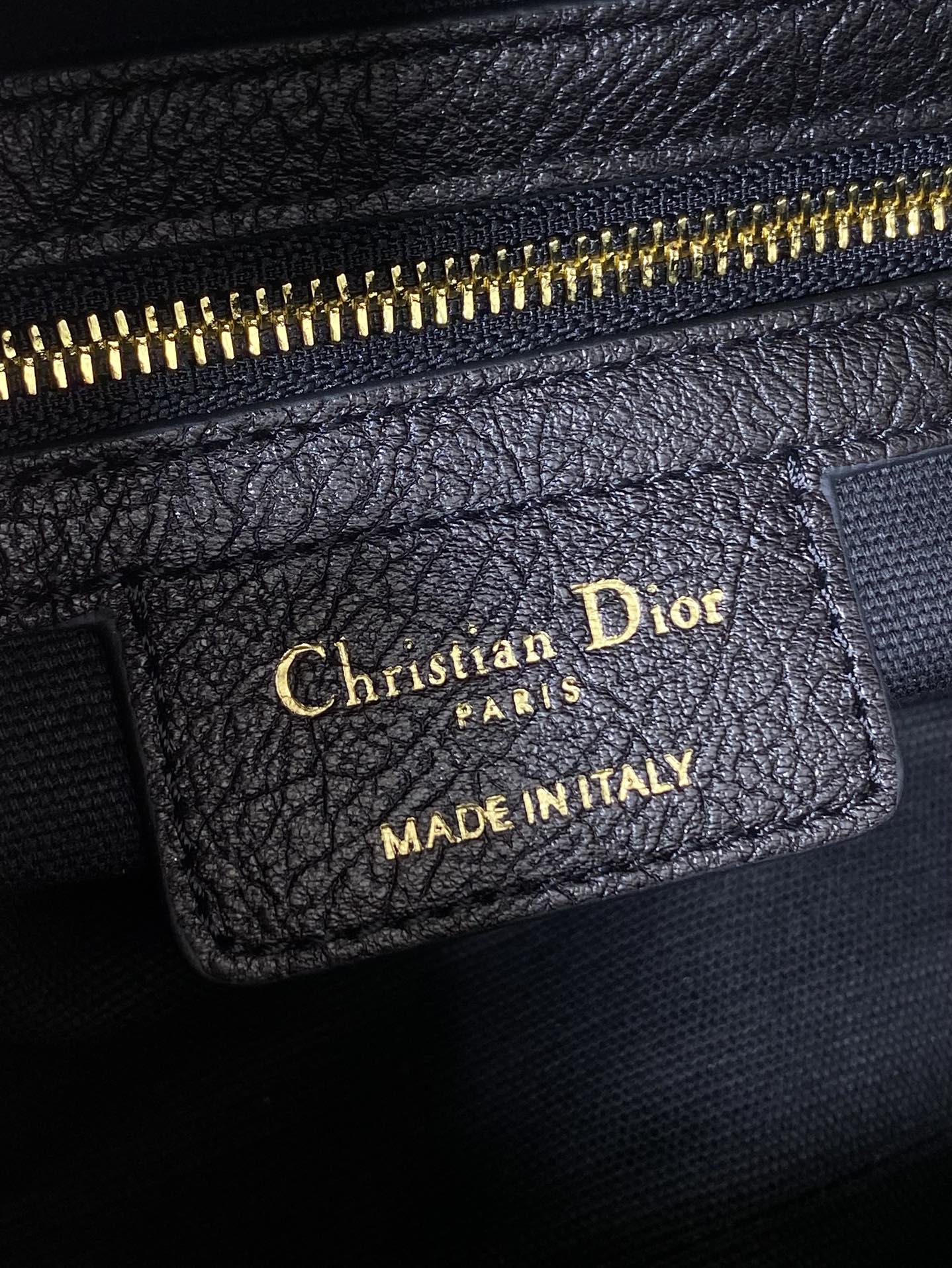 中号现货‼️Journey系列中号最新山羊纹，开年就王炸，直接击中心巴上，自带松弛感的hobo包，包形柔