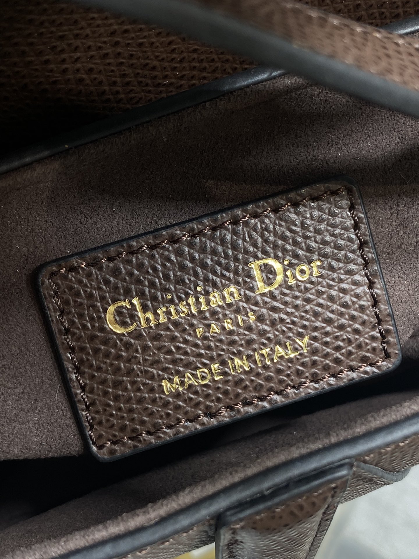 现货‼️CD Saddle经典马鞍包🈶️王者中的王者，地位不可撼动☝️席卷了整个时尚圈今年依旧火爆啊🍀这