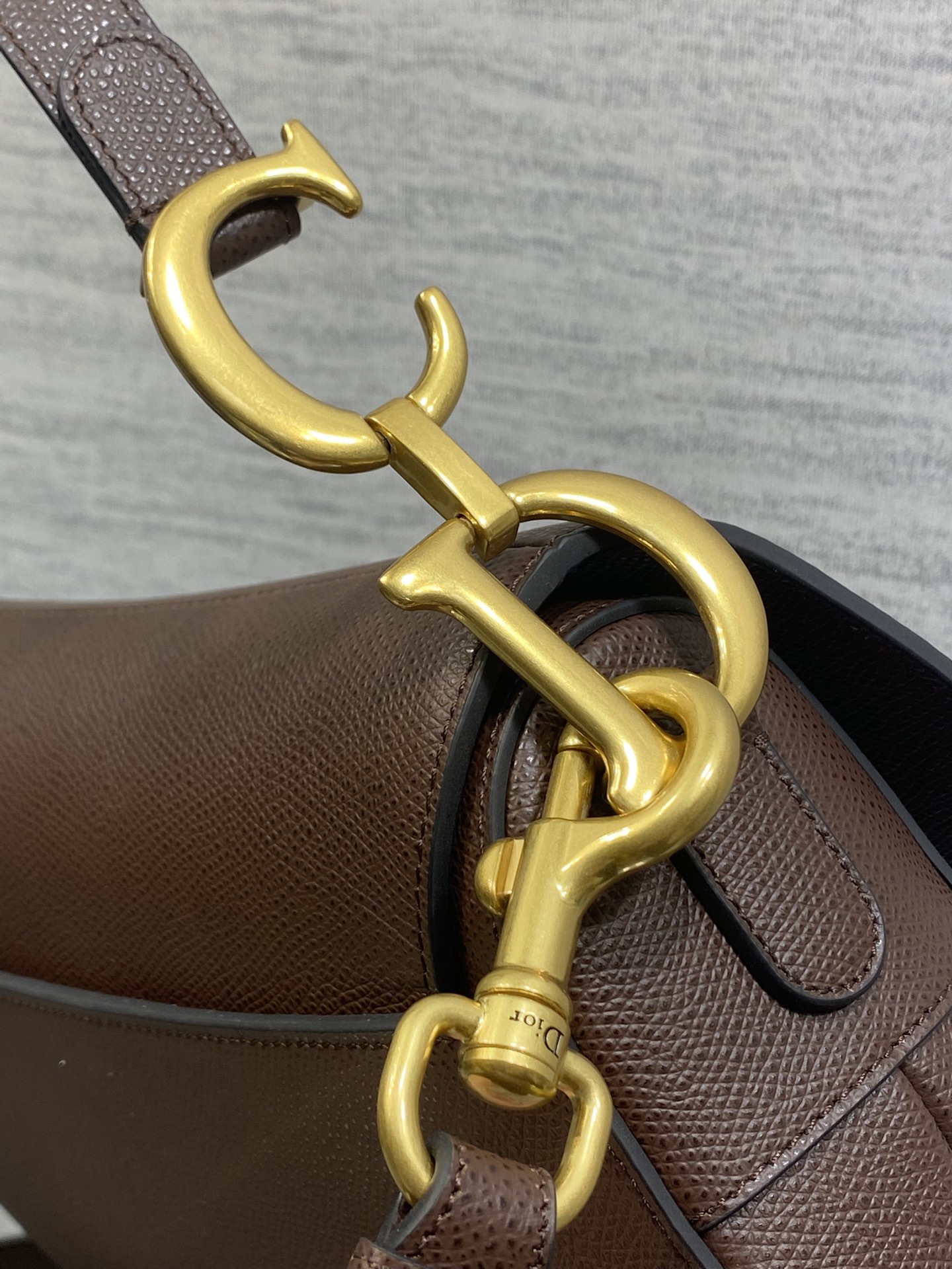 现货‼️CD Saddle经典马鞍包🈶️王者中的王者，地位不可撼动☝️席卷了整个时尚圈今年依旧火爆啊🍀这