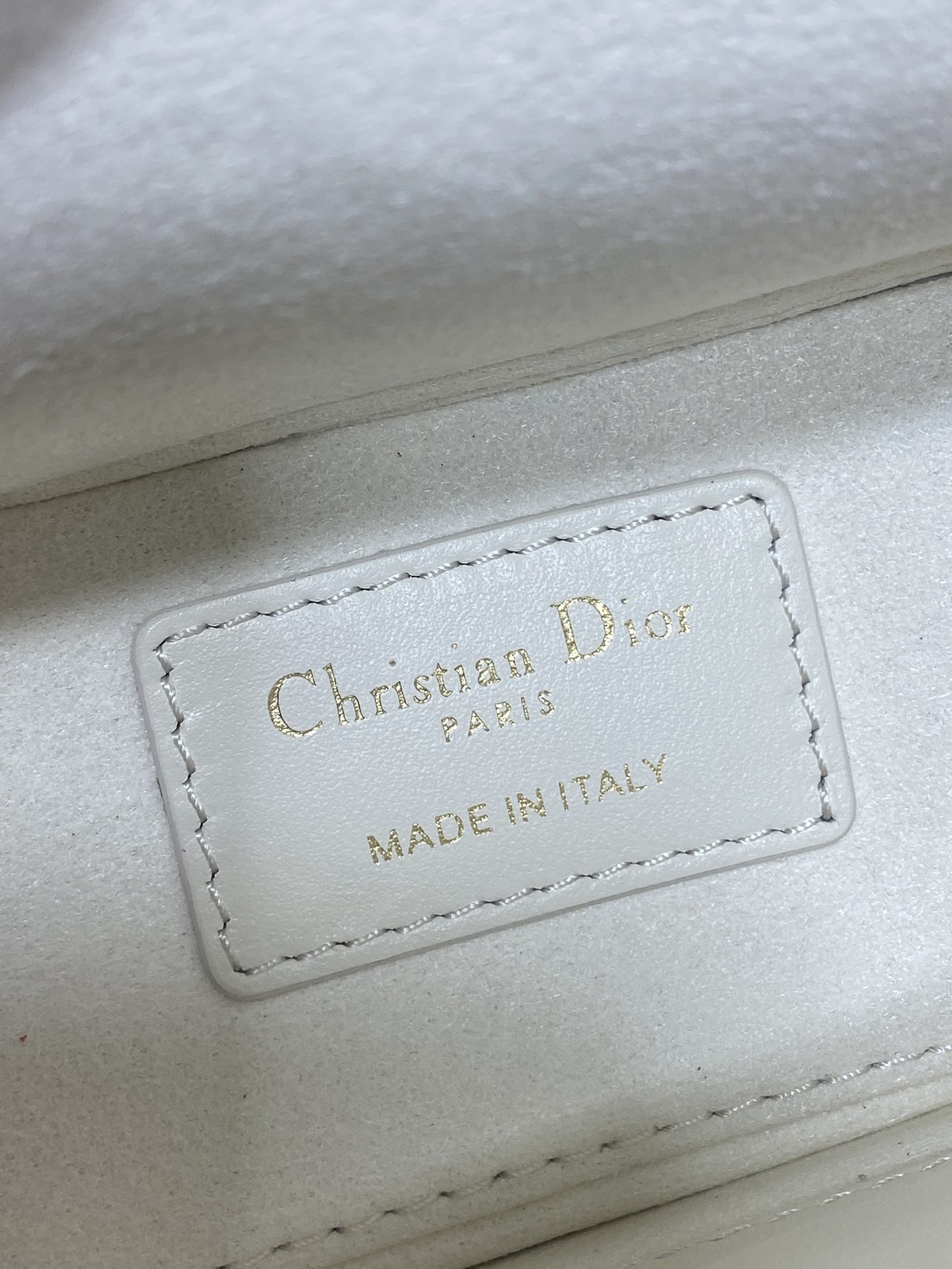 黑拼白现货‼️D-joy小号系列最新蝴蝶结🎀五金，新出的尺寸更小巧，更显得精致，大爆款的节奏🔥，包包自带