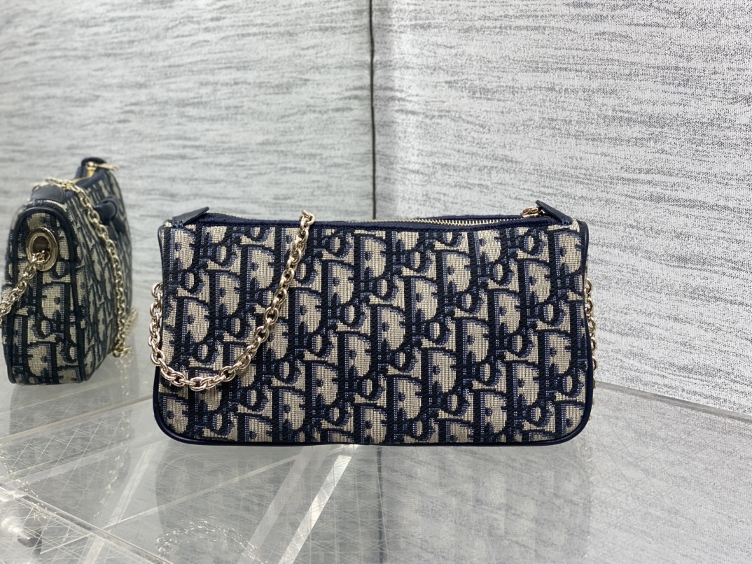 现货‼️Dior2026早春系列Oblique蝴蝶结链条包，经典 Oblique老花帆布+黑色皮革蝴蝶结