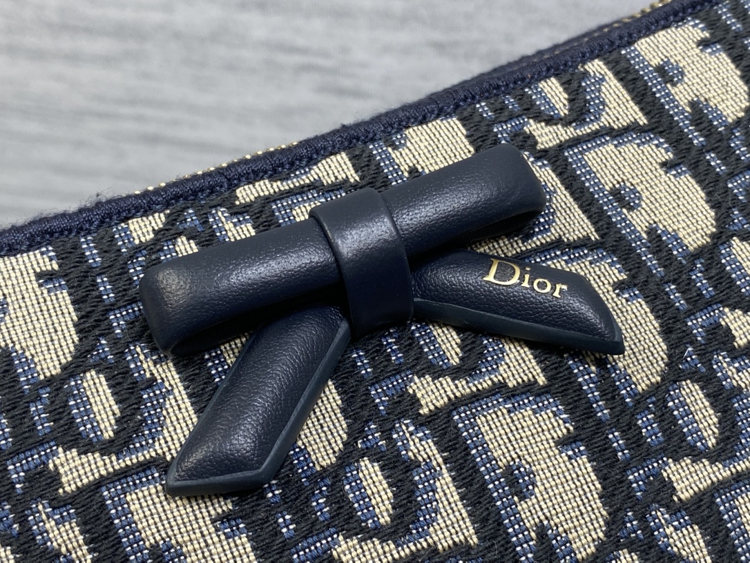 现货‼️Dior2026早春系列Oblique蝴蝶结链条包，经典 Oblique老花帆布+黑色皮革蝴蝶结