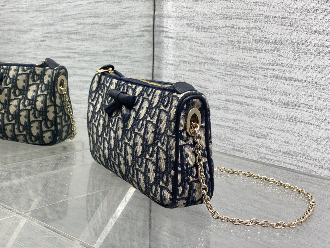 现货‼️Dior2026早春系列Oblique蝴蝶结链条包，经典 Oblique老花帆布+黑色皮革蝴蝶结
