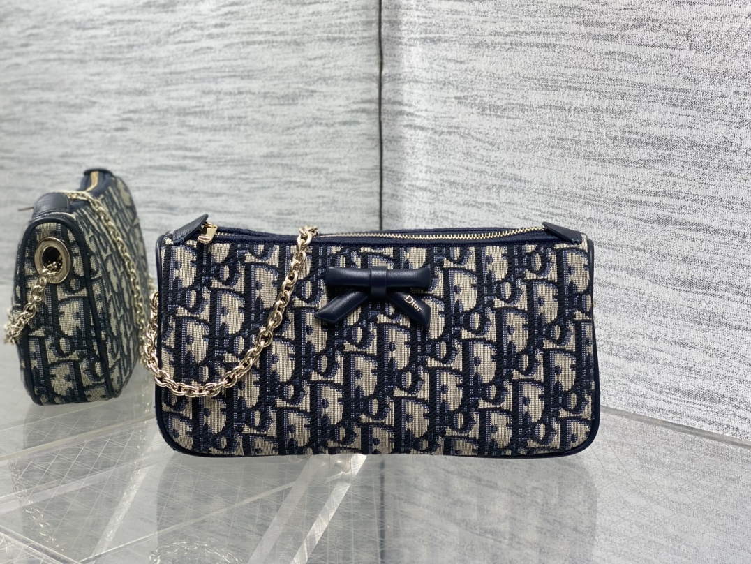 现货‼️Dior2026早春系列Oblique蝴蝶结链条包，经典 Oblique老花帆布+黑色皮革蝴蝶结